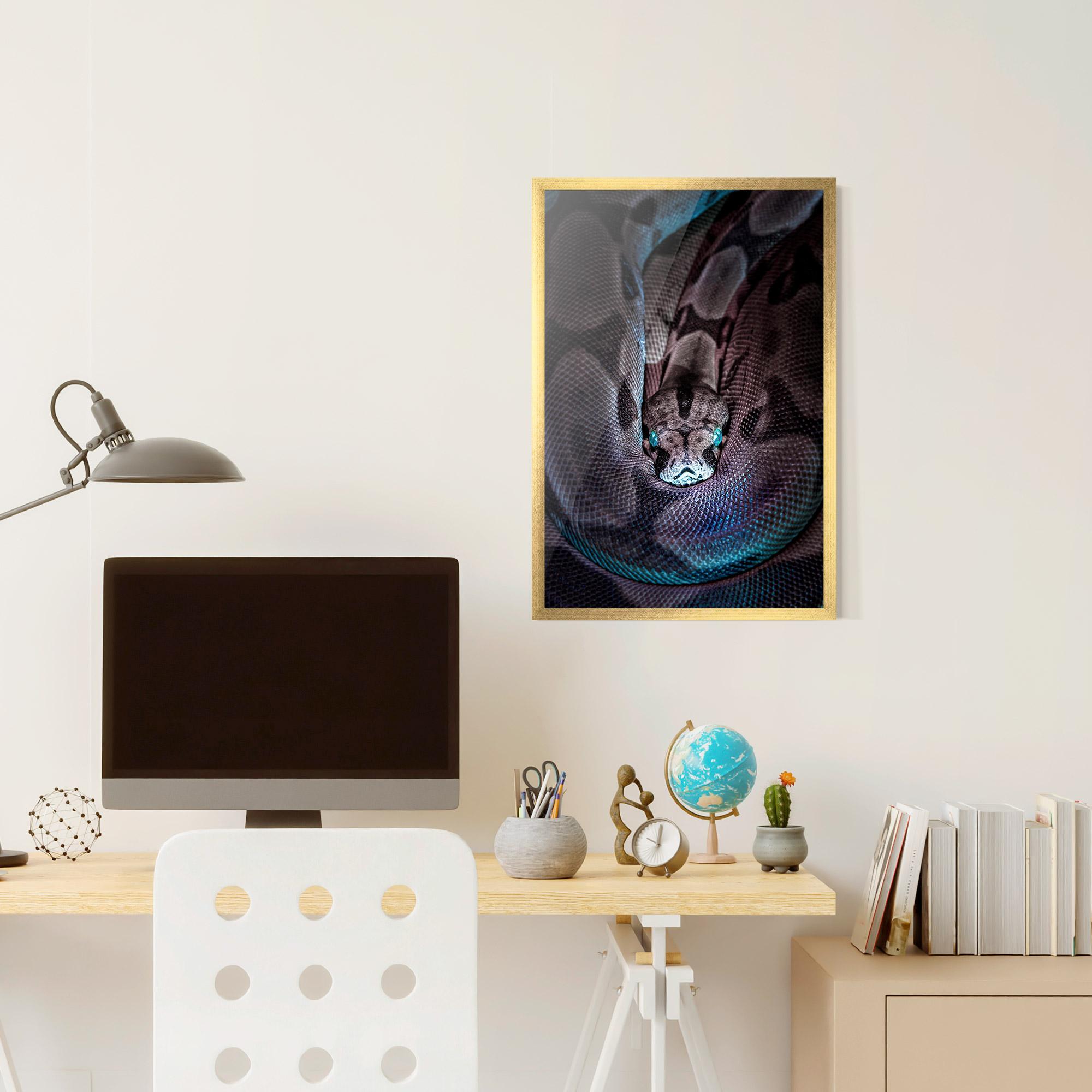 Рамкиран постер Vibrant Snake mockup 6