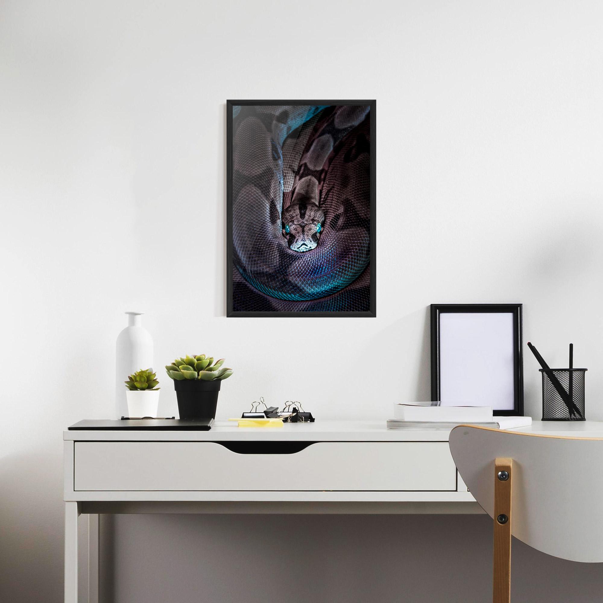 Рамкиран постер Vibrant Snake mockup 7