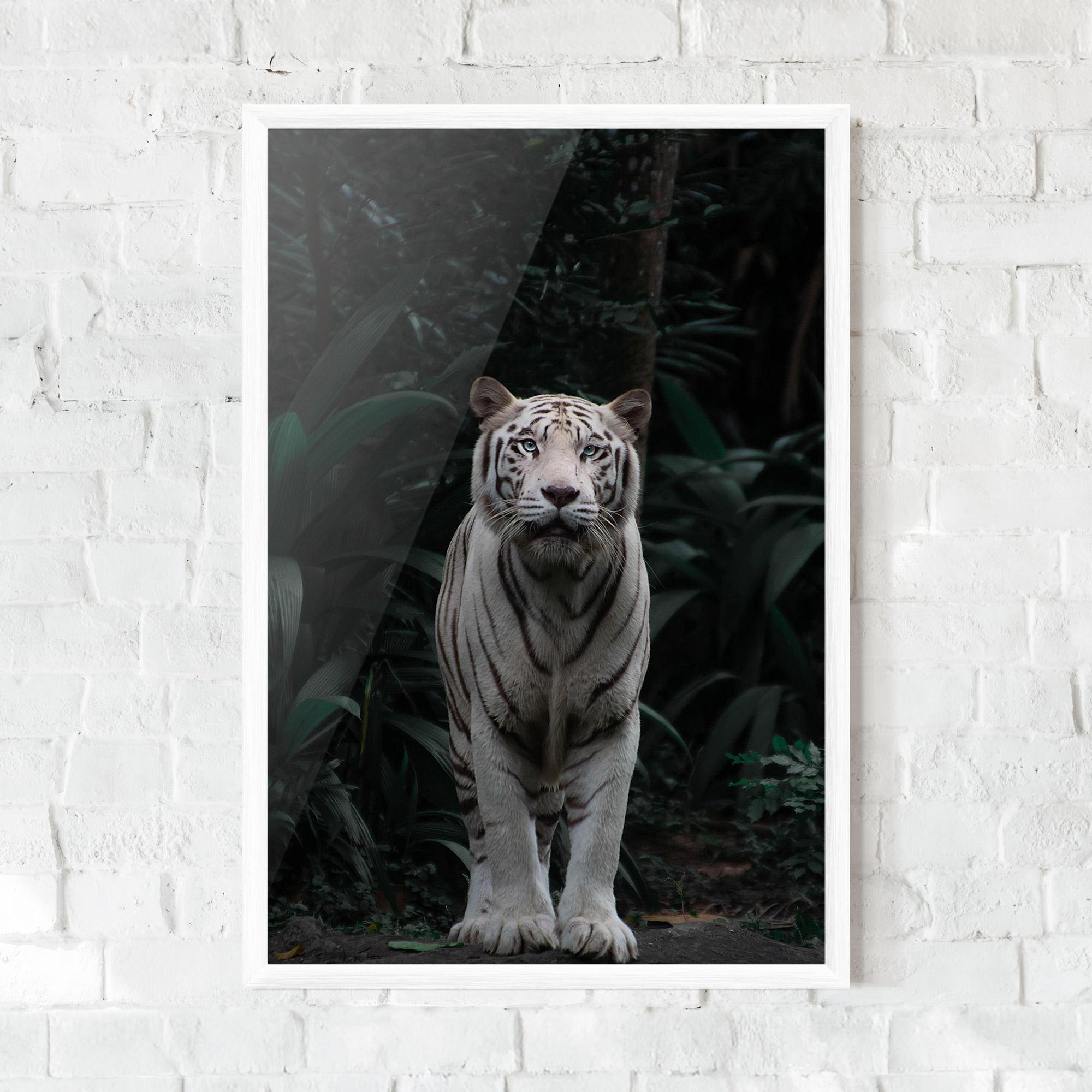 Рамкиран постер White Tiger mockup 0