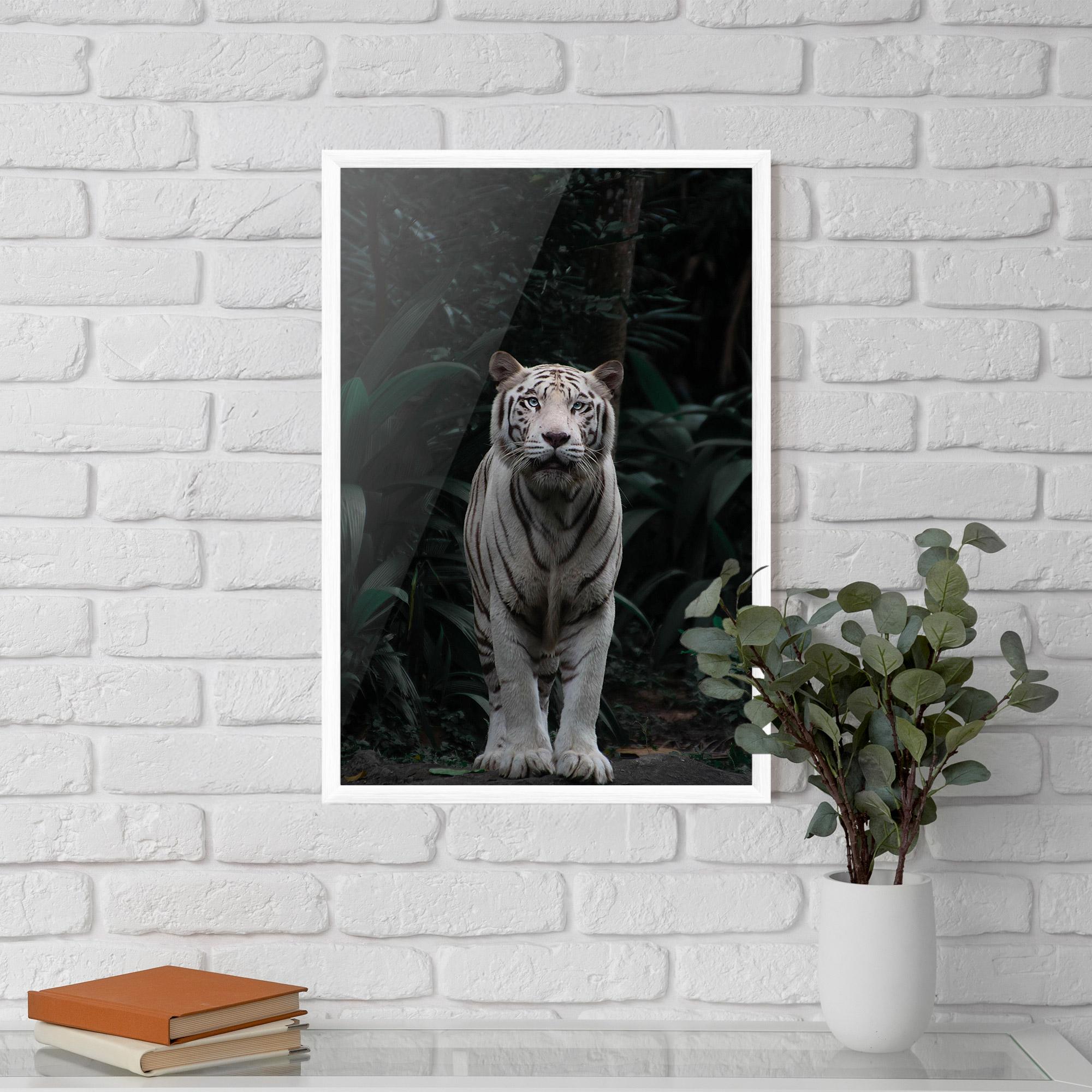 Рамкиран постер White Tiger mockup 5