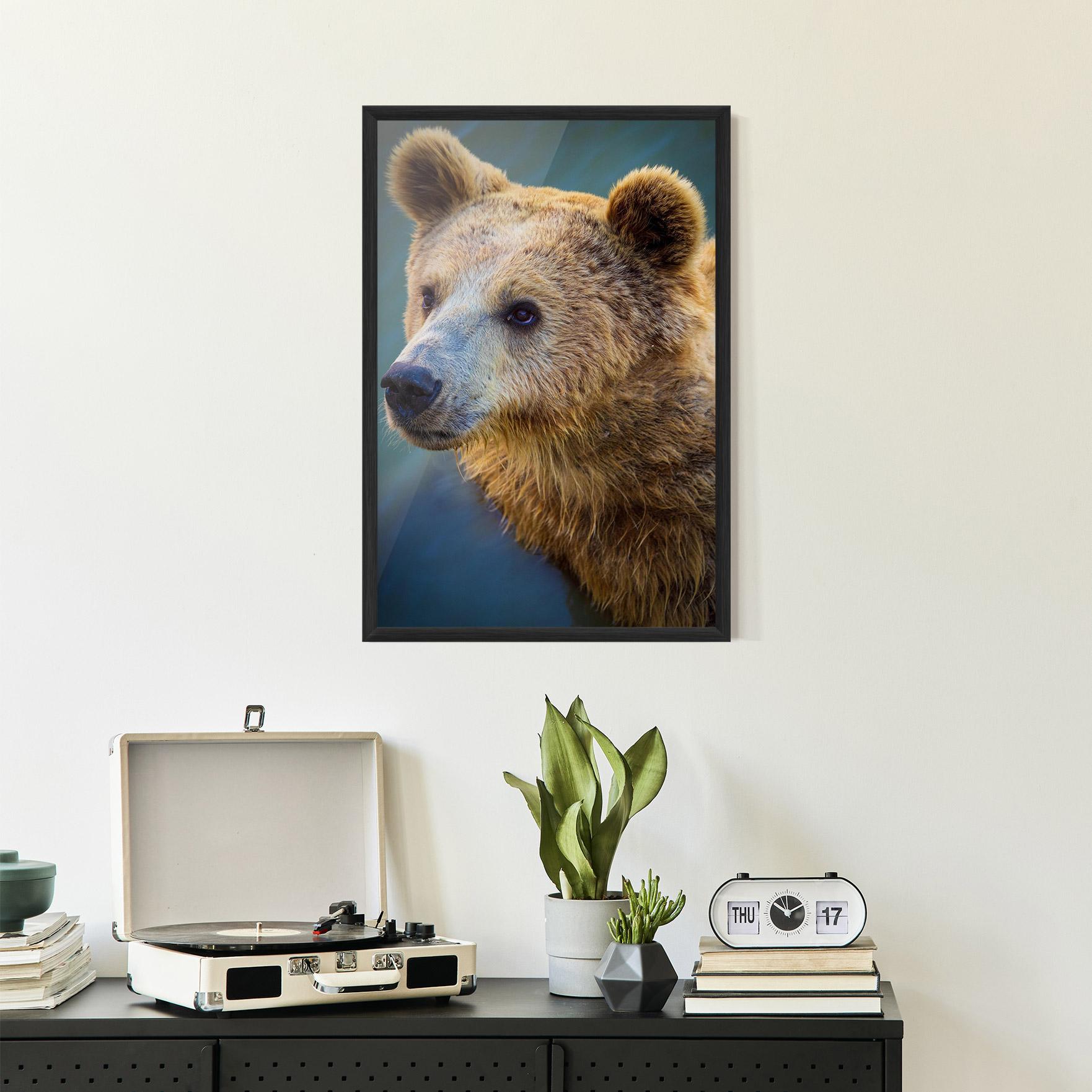 Рамкиран постер Bear Head mockup 2