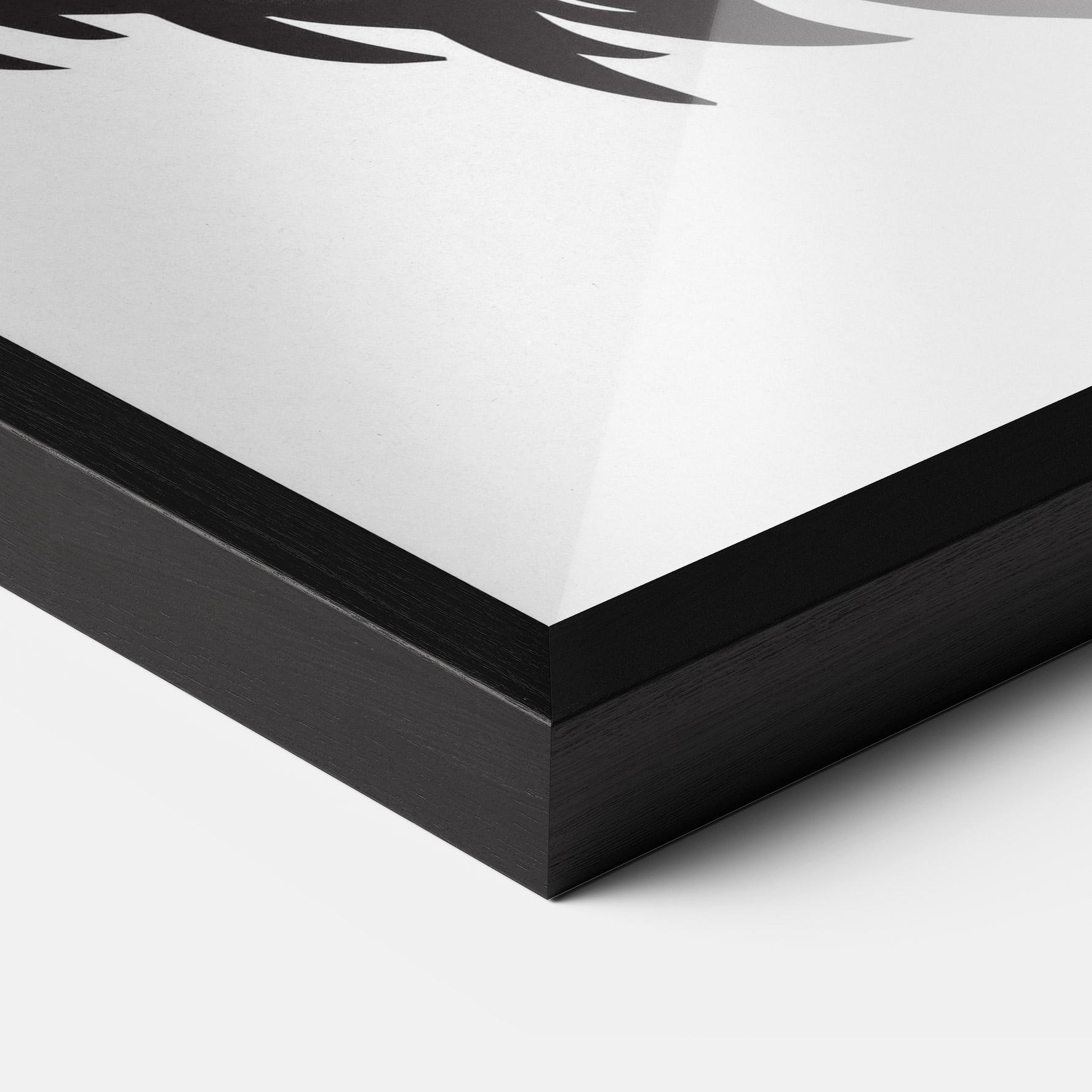 Рамкиран постер Bear Black Head mockup 3