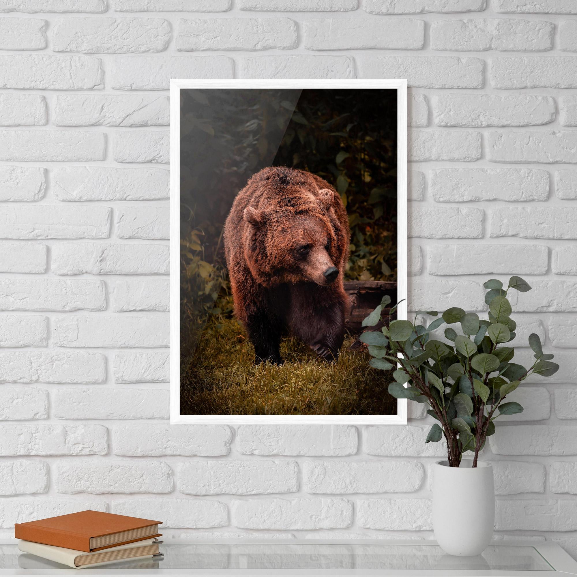 Рамкиран постер Brown Bear mockup 5