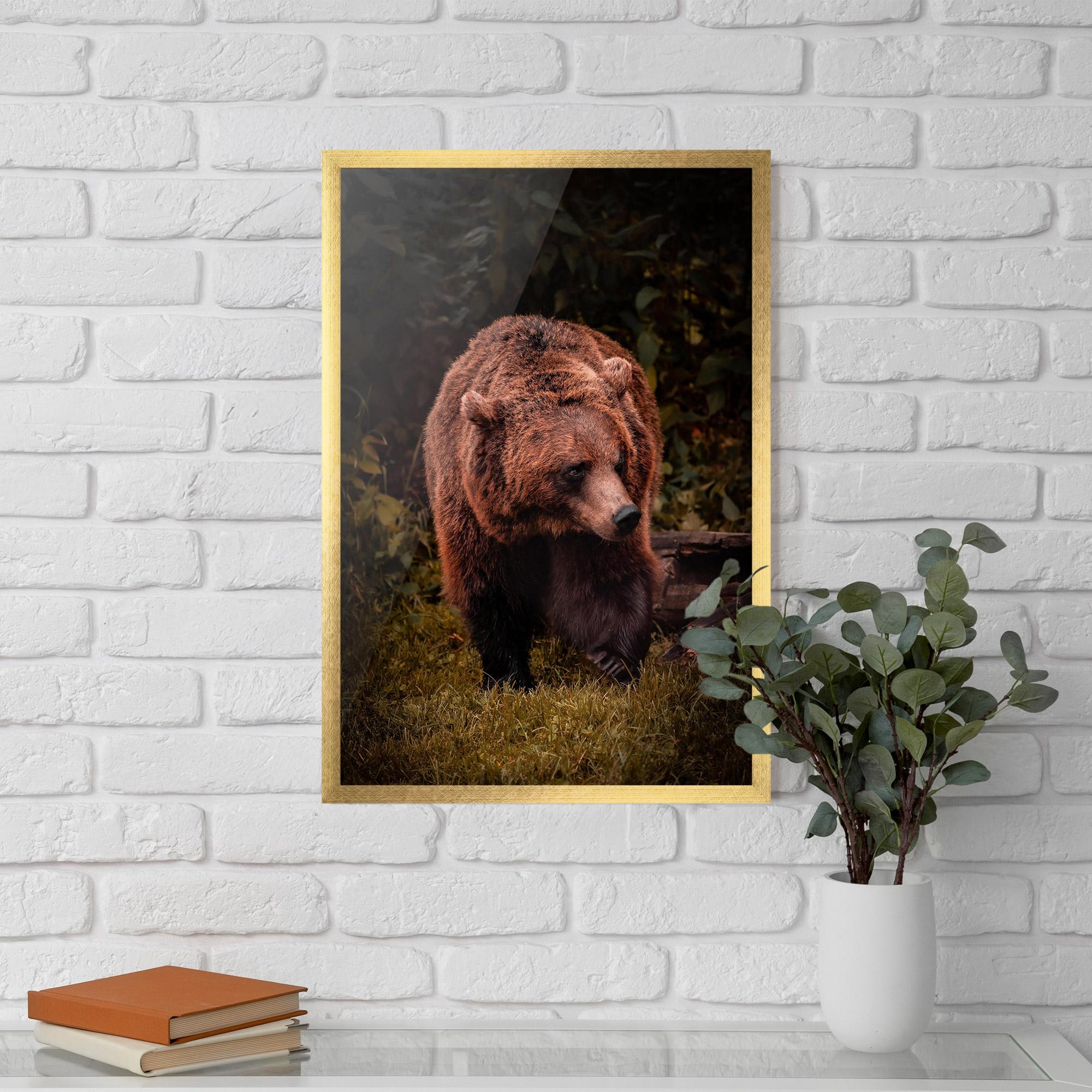 Рамкиран постер Brown Bear mockup 5