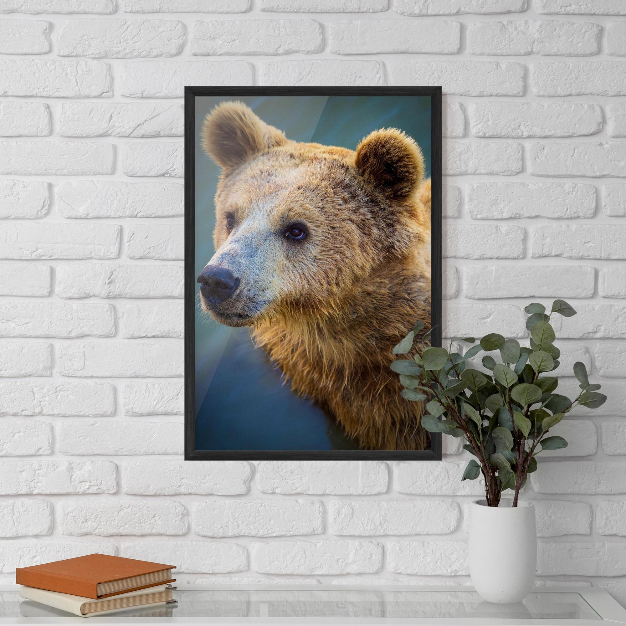 Рамкиран постер Bear Head mockup 5