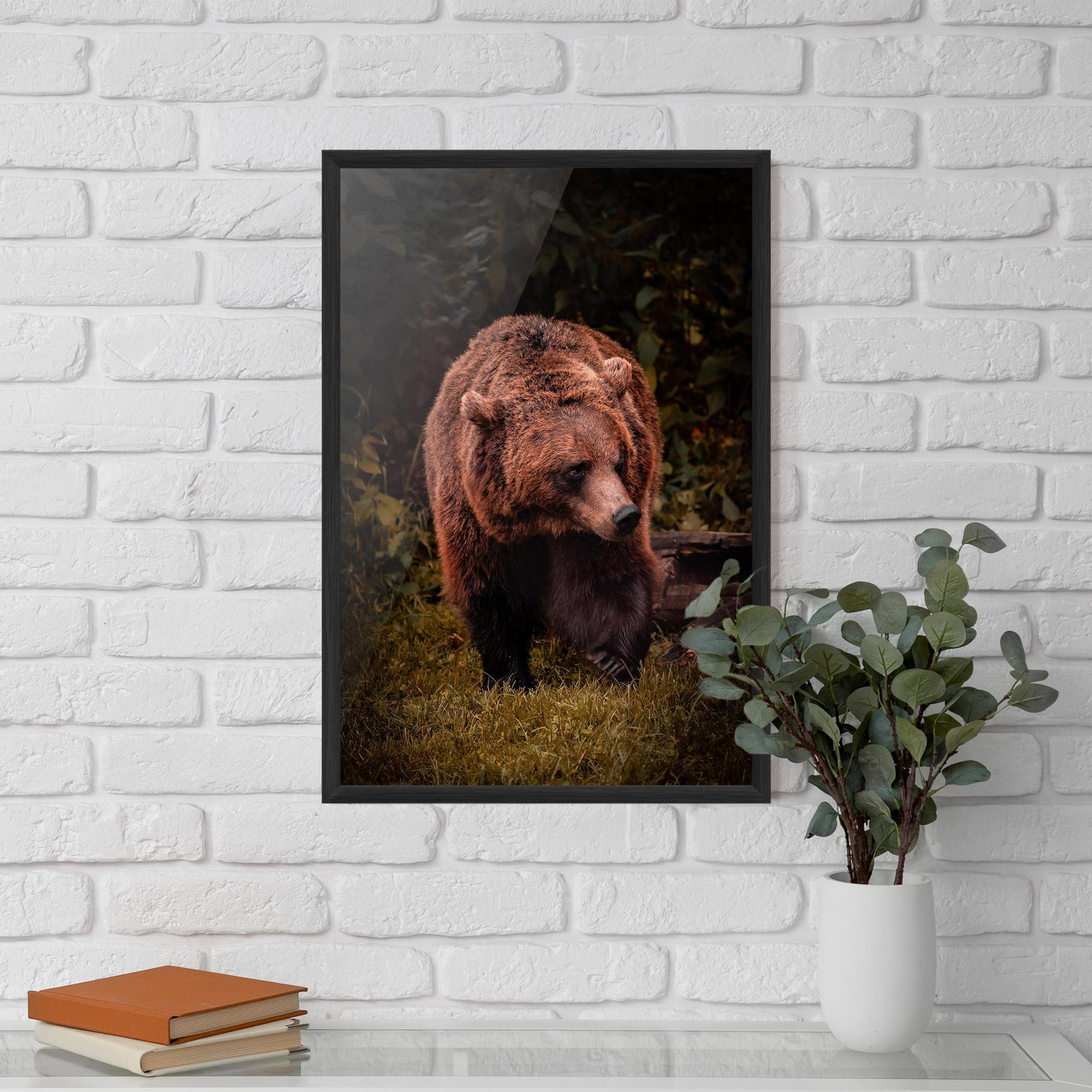 Рамкиран постер Brown Bear mockup 5