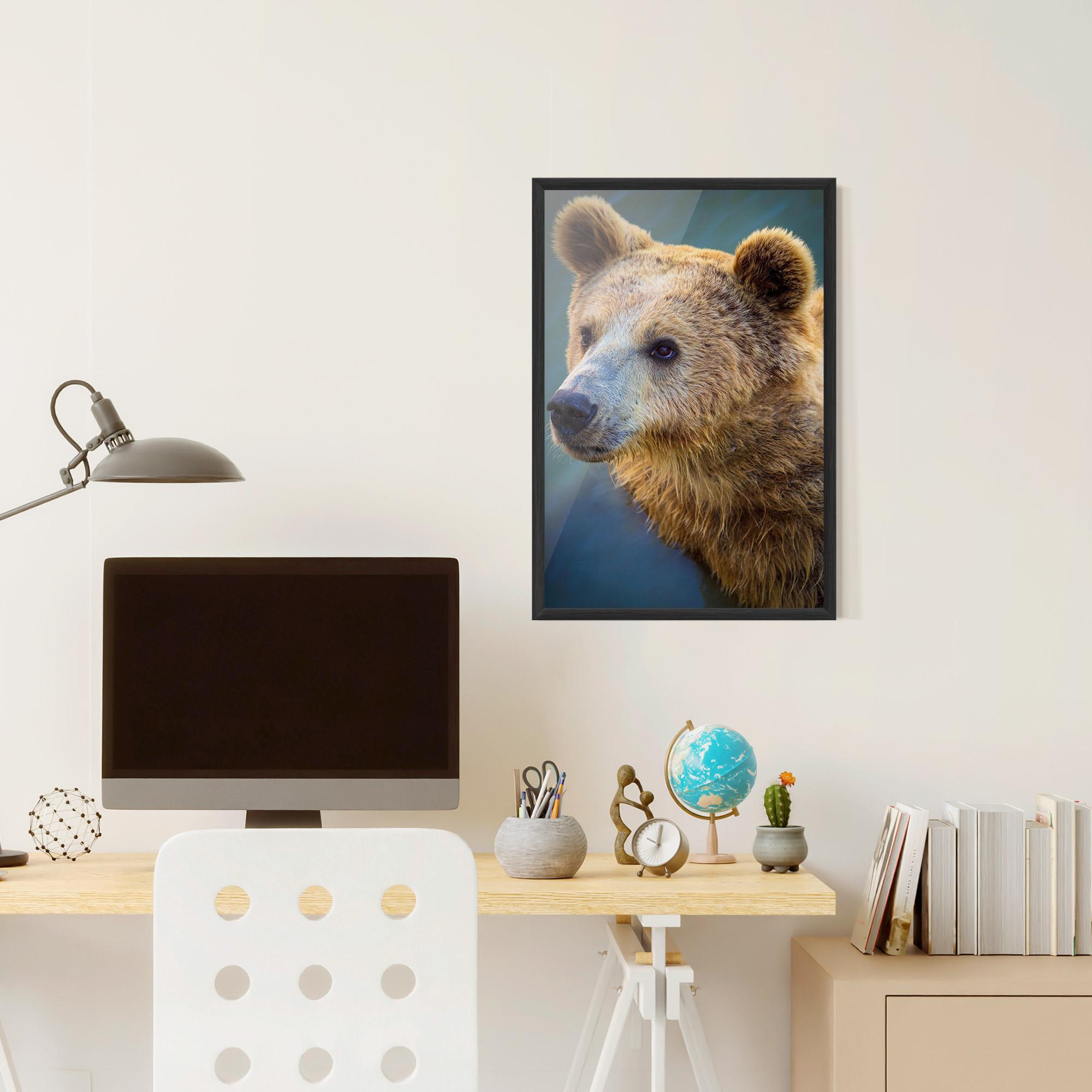 Рамкиран постер Bear Head mockup 6