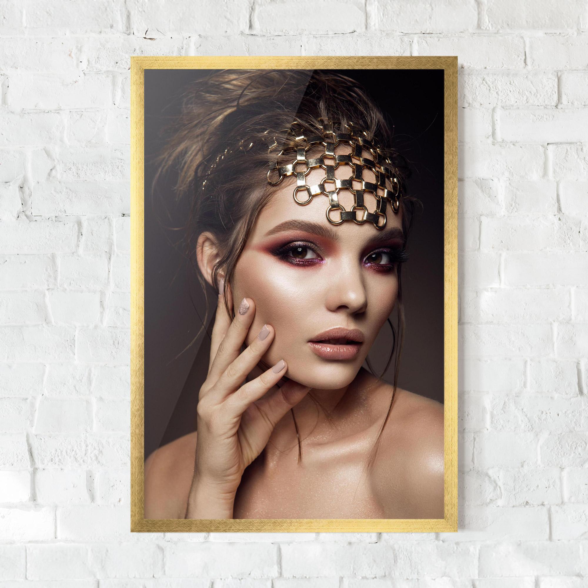 Рамкиран постер Head Accessory mockup 0