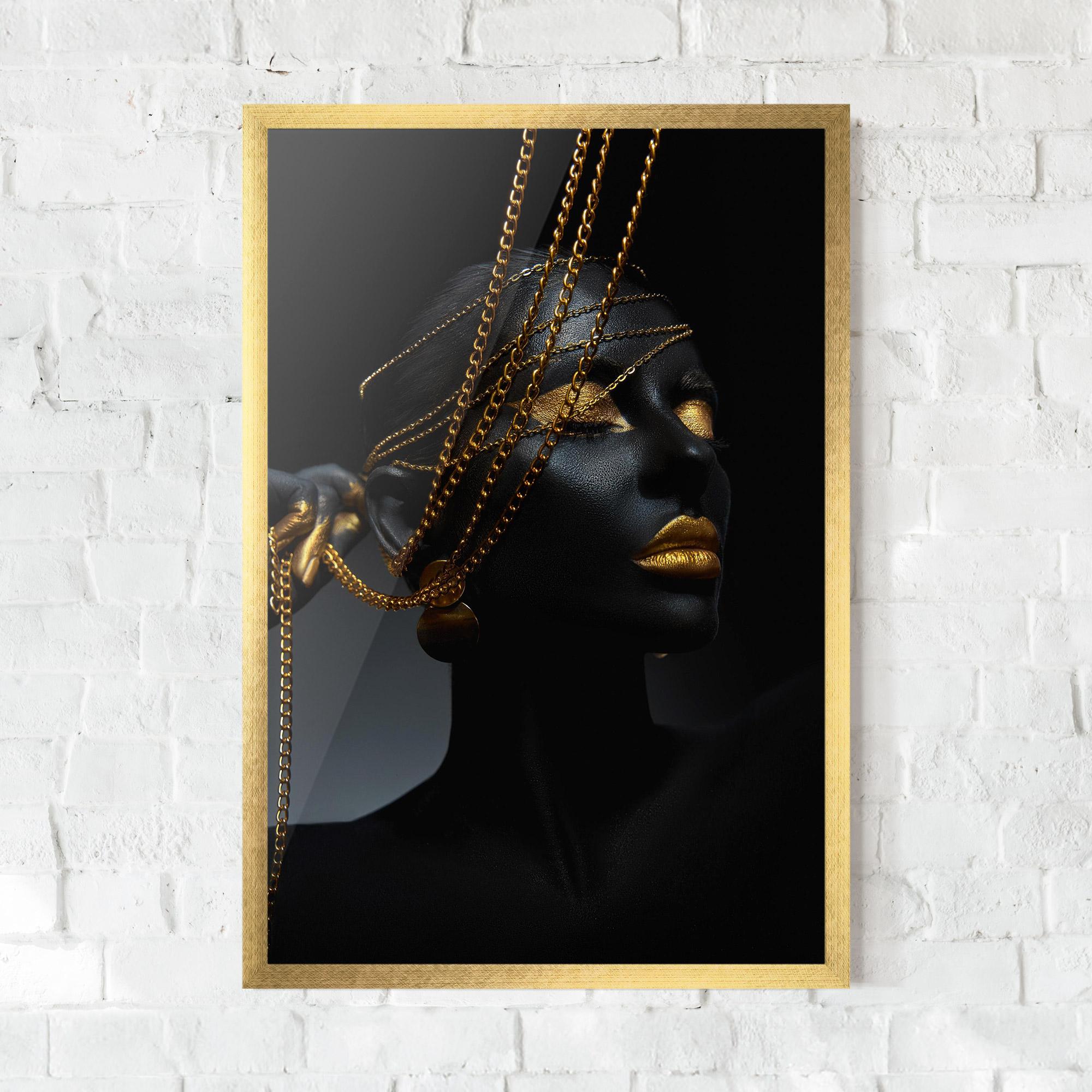 Рамкиран постер Pretty Gold Chain mockup 0