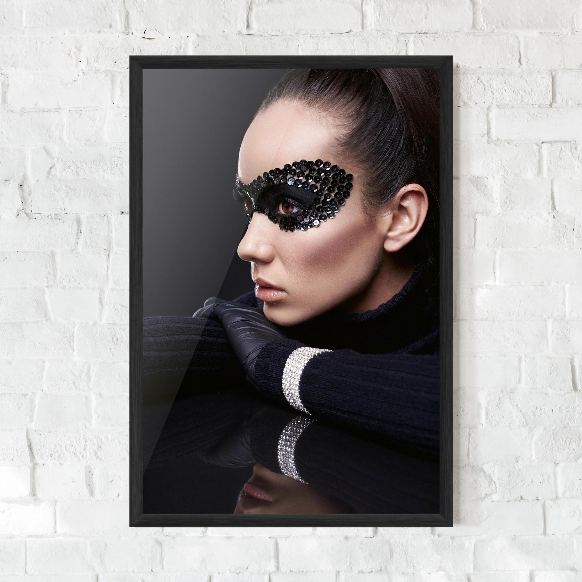 Рамкиран постер Mirrored Bracelet mockup 0