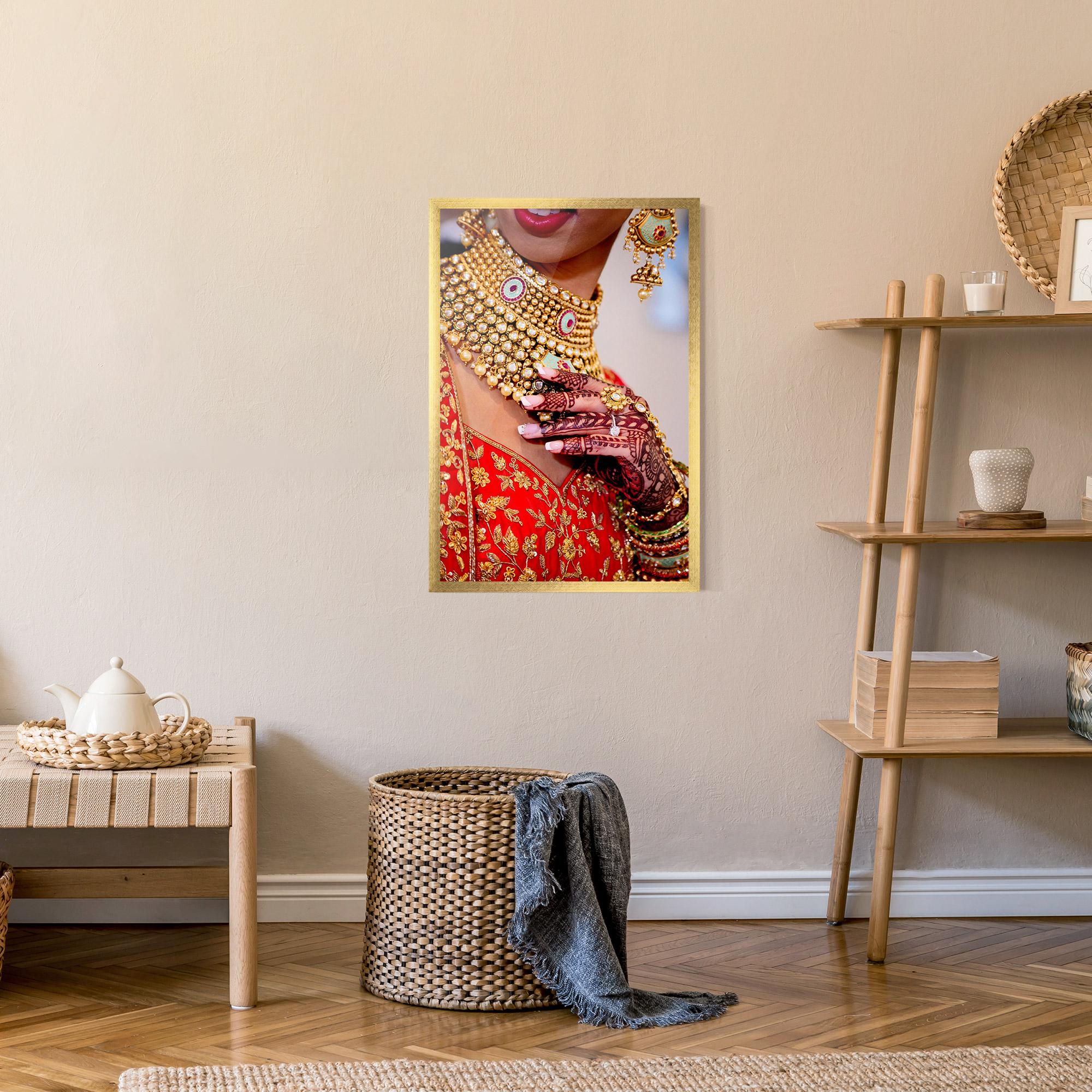 Рамкиран постер Gold Beautiful Jewelry mockup 9