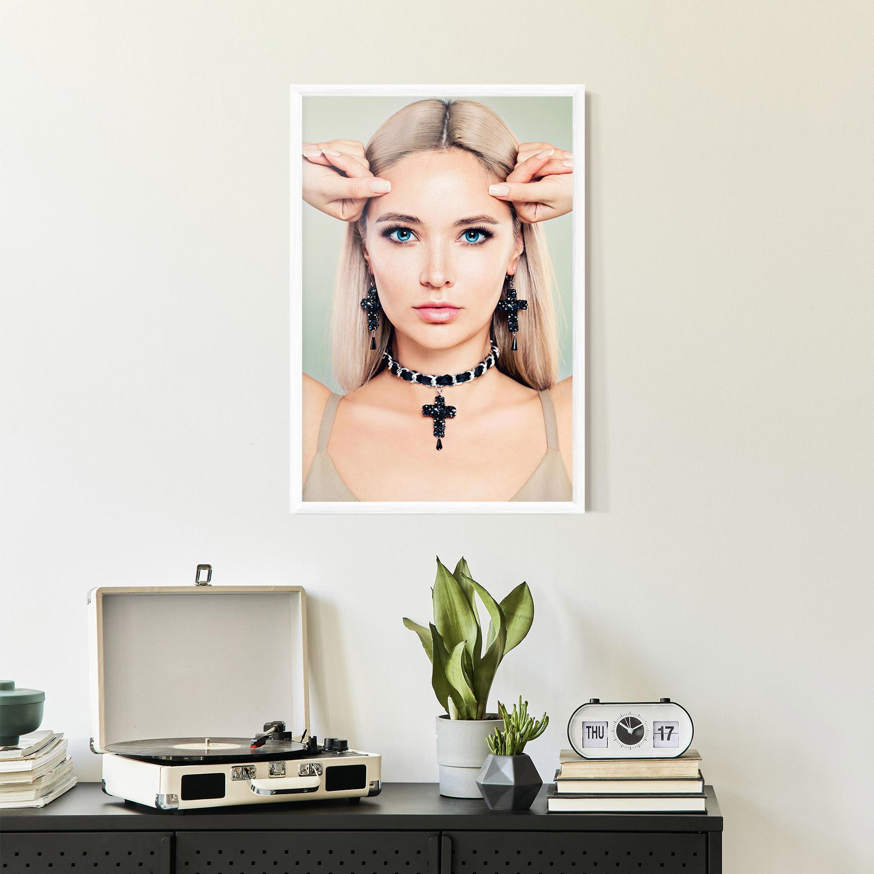 Рамкиран постер Matchy Earrings Necklaces mockup 2