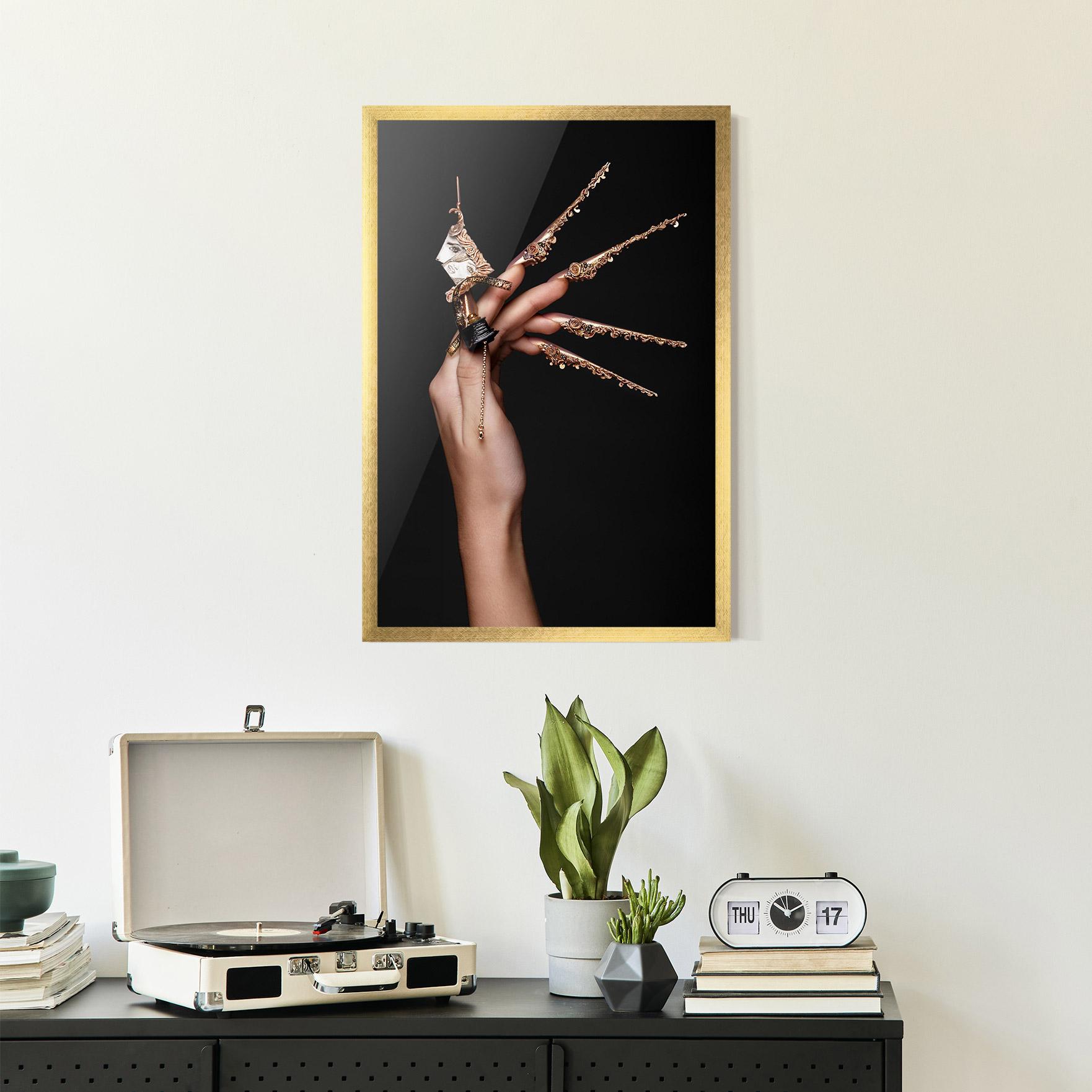 Рамкиран постер Creative Design Nails mockup 2