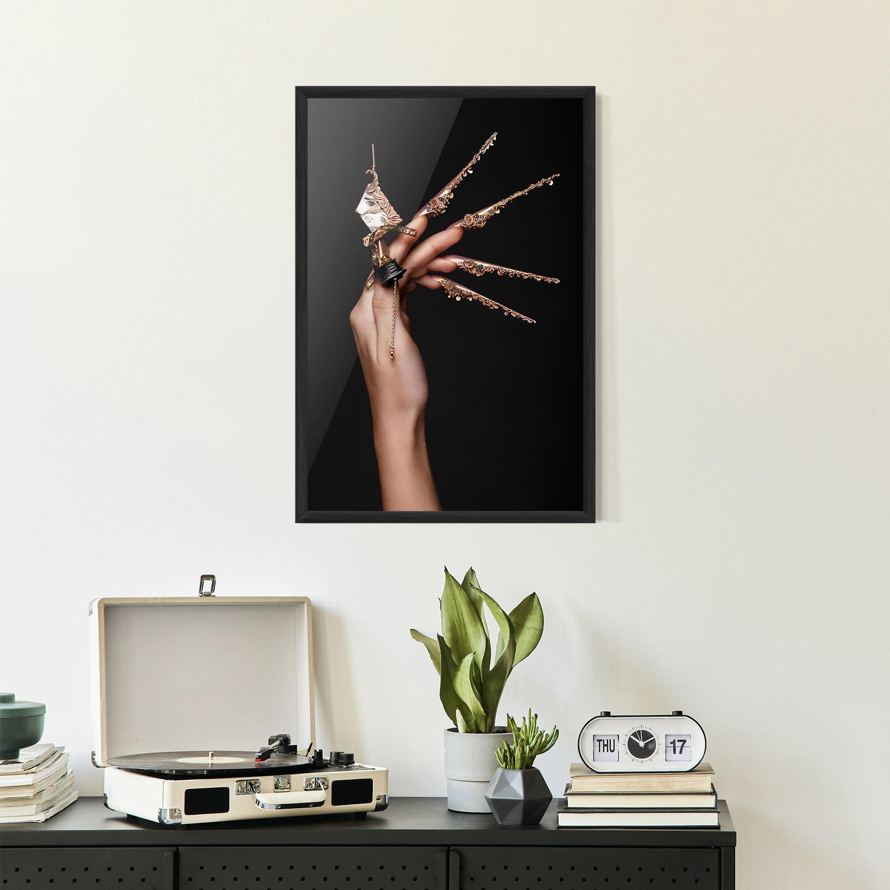 Рамкиран постер Creative Design Nails mockup 2