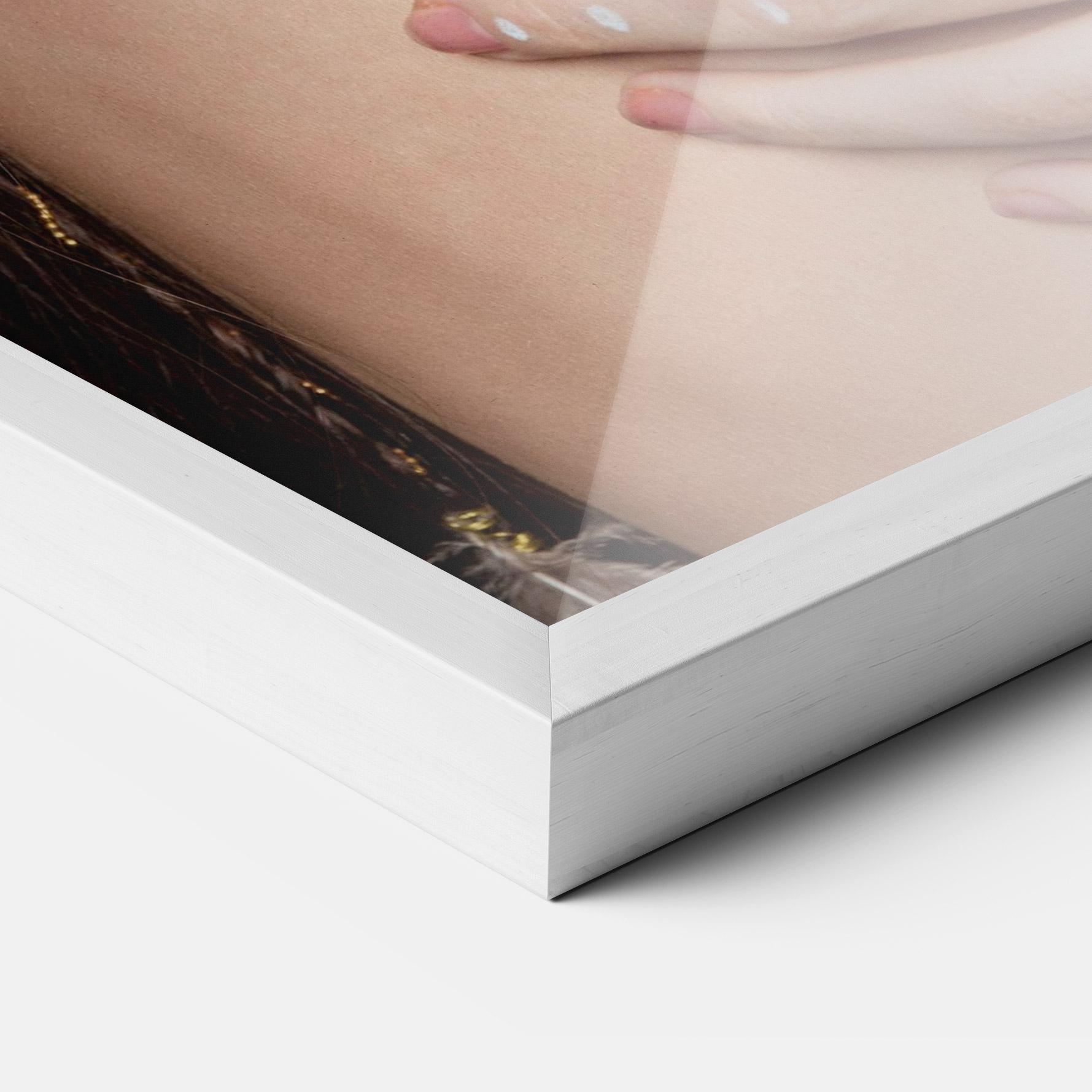 Рамкиран постер Gold Triangle Earring mockup 3