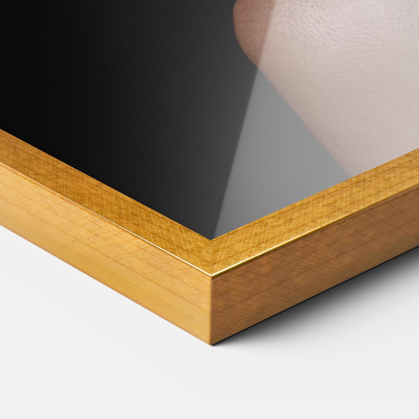 Рамкиран постер Big Circle Earring mockup 3