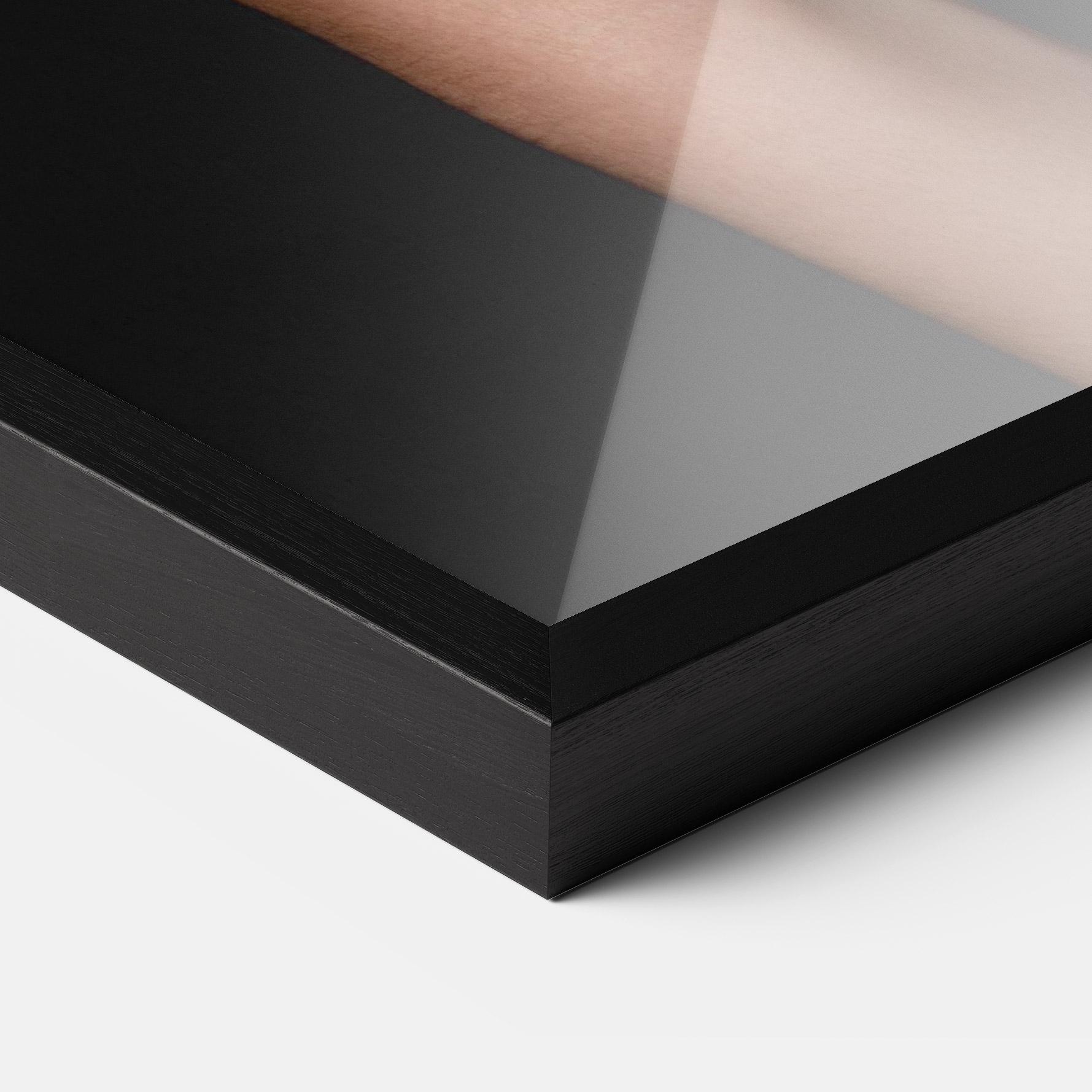 Рамкиран постер Creative Design Nails mockup 3