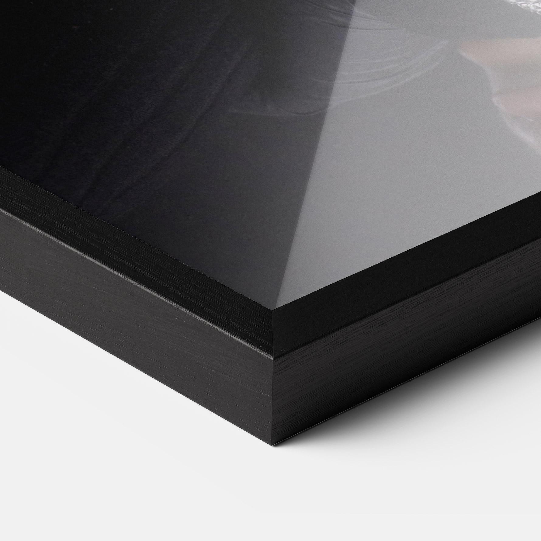 Рамкиран постер Mirrored Bracelet mockup 3