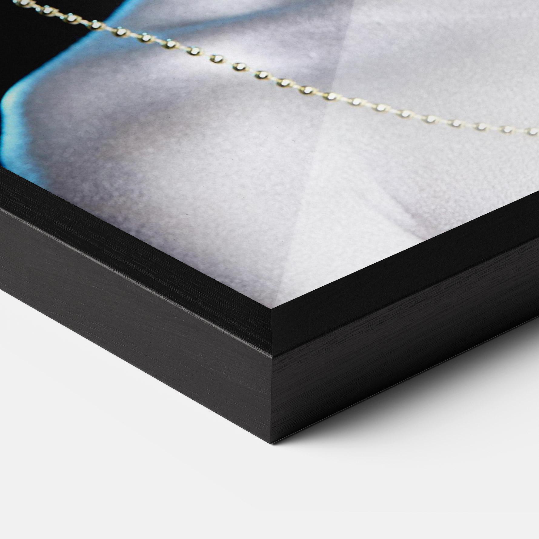 Рамкиран постер Statue Liberty Accessory mockup 3