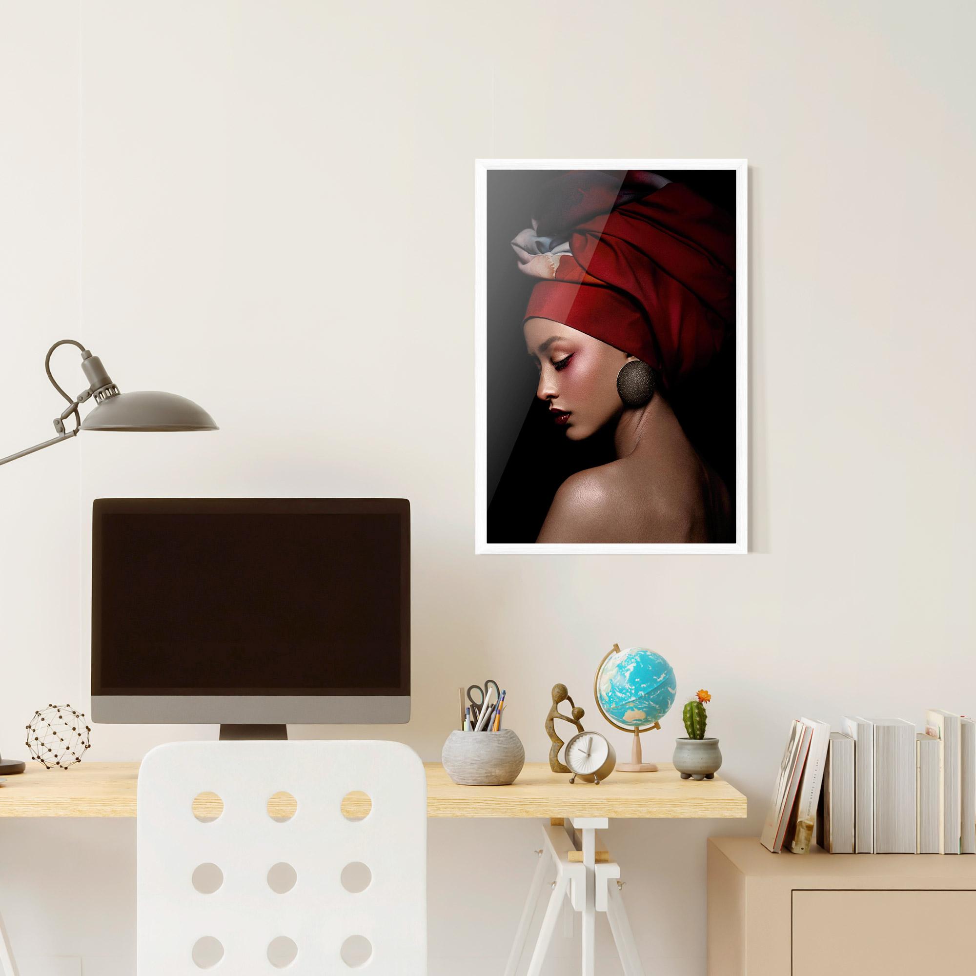 Рамкиран постер Big Circle Earring mockup 6