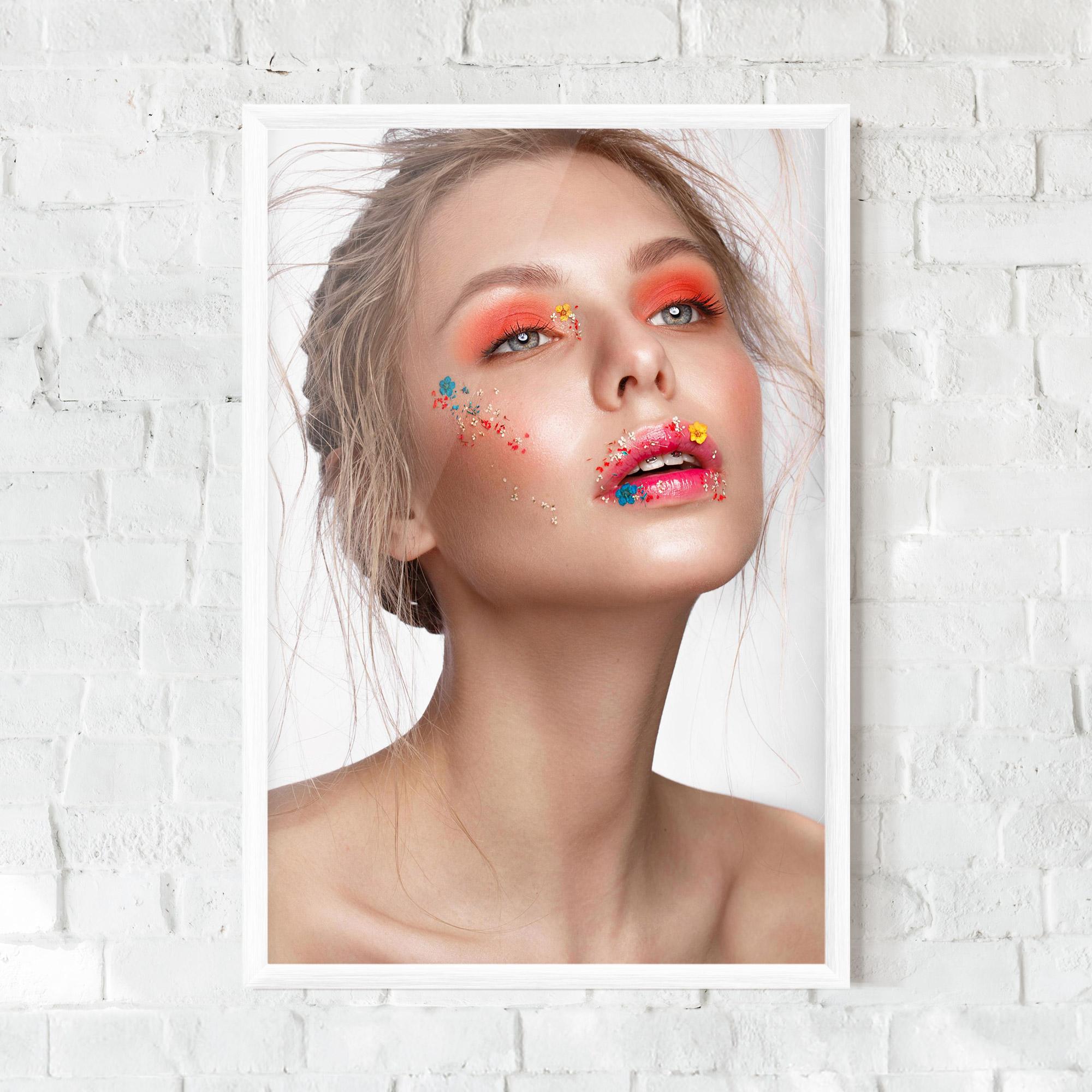 Рамкиран постер Lips Flower mockup 0