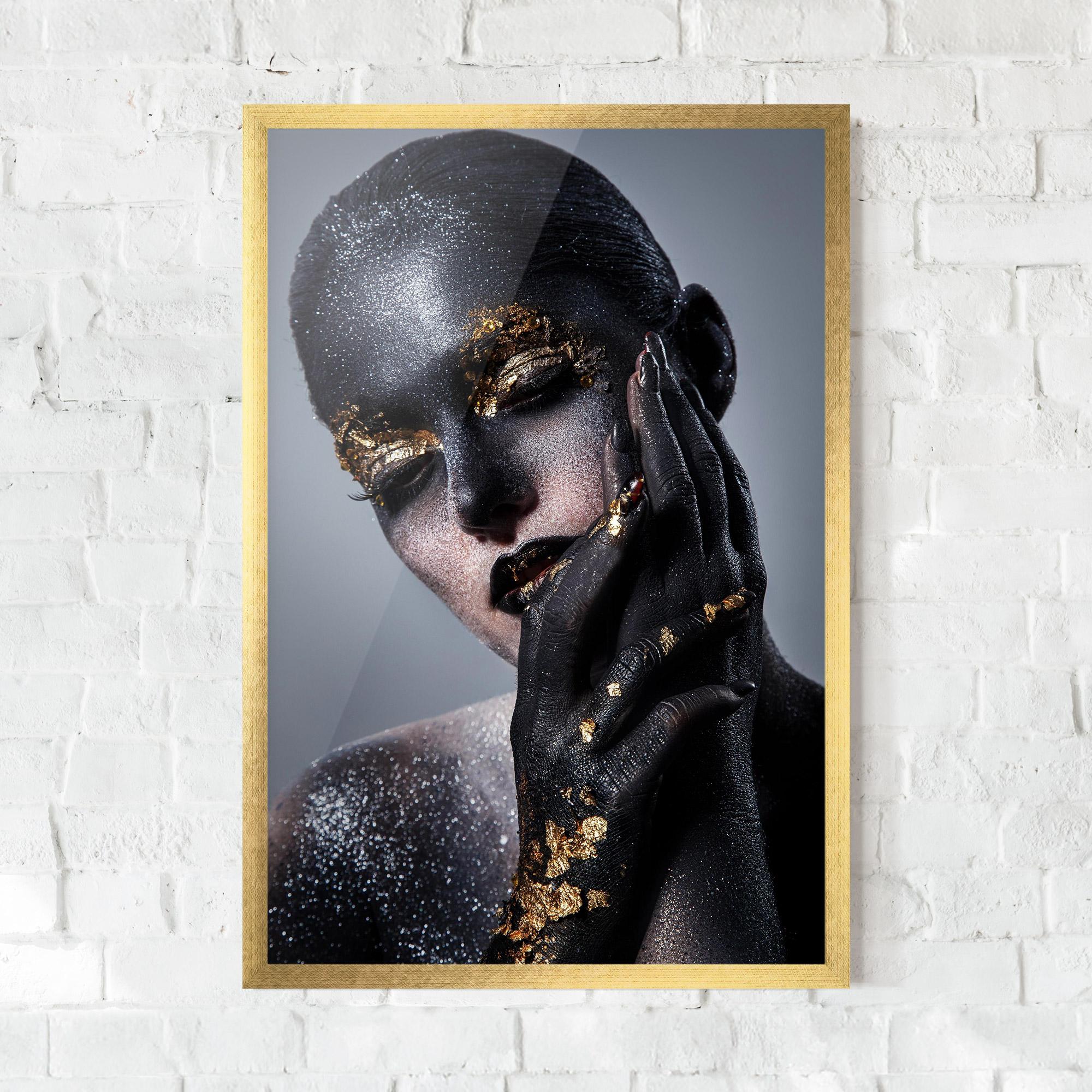 Рамкиран постер Black Artistic Makeup mockup 0