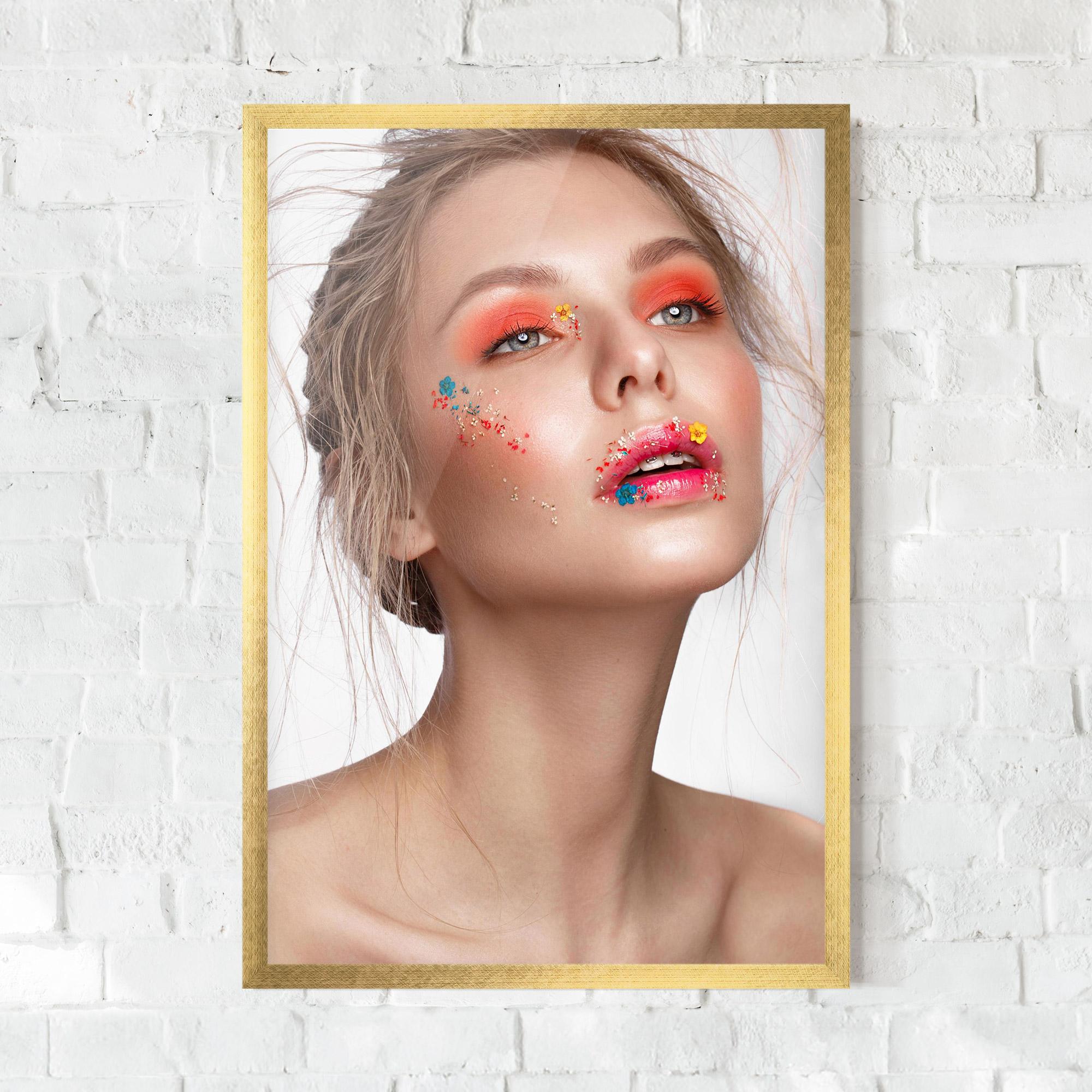 Рамкиран постер Lips Flower mockup 0