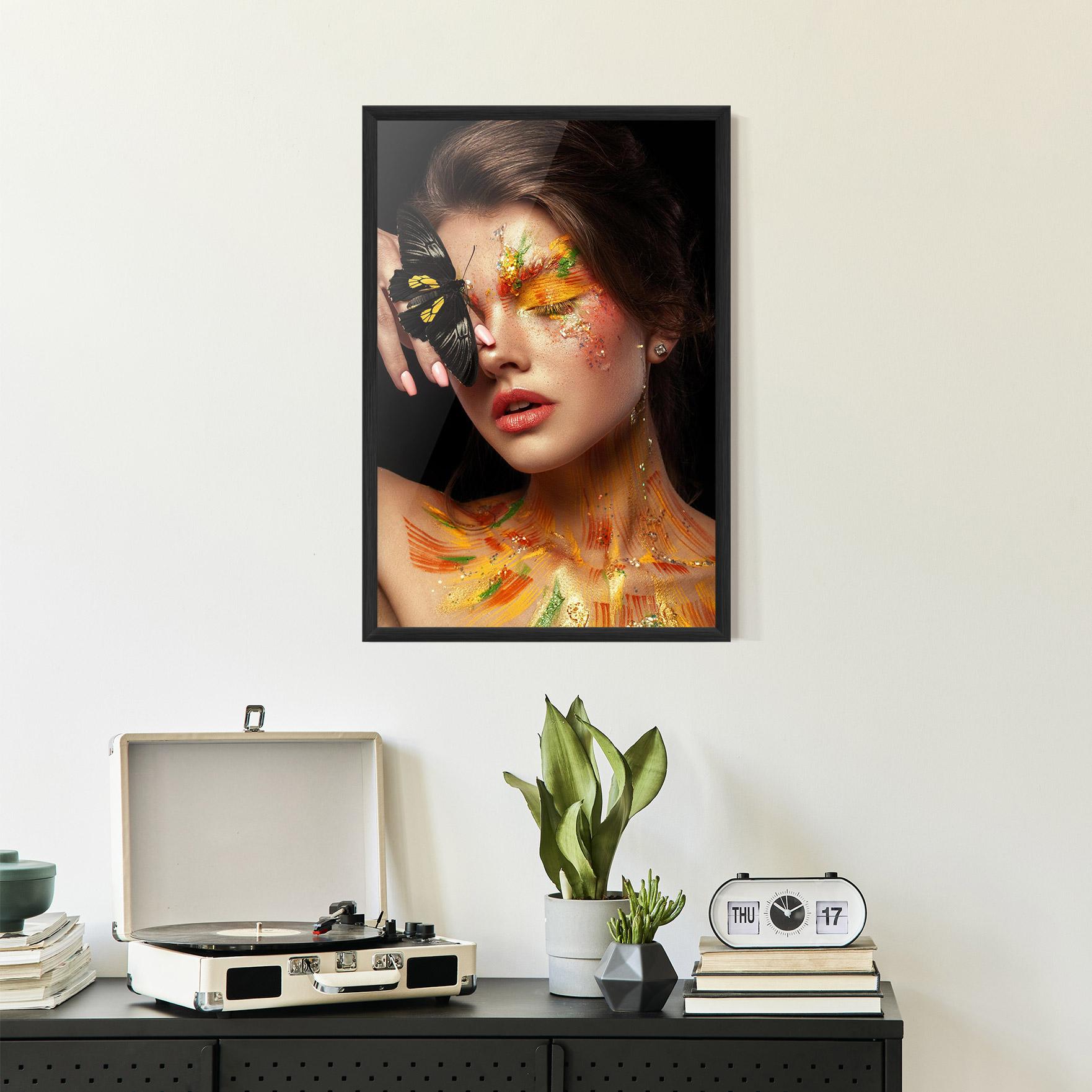 Рамкиран постер Butterflu Makeup mockup 2