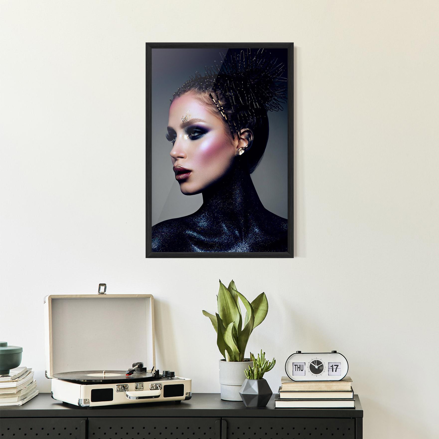 Рамкиран постер Galaxy Neck mockup 2