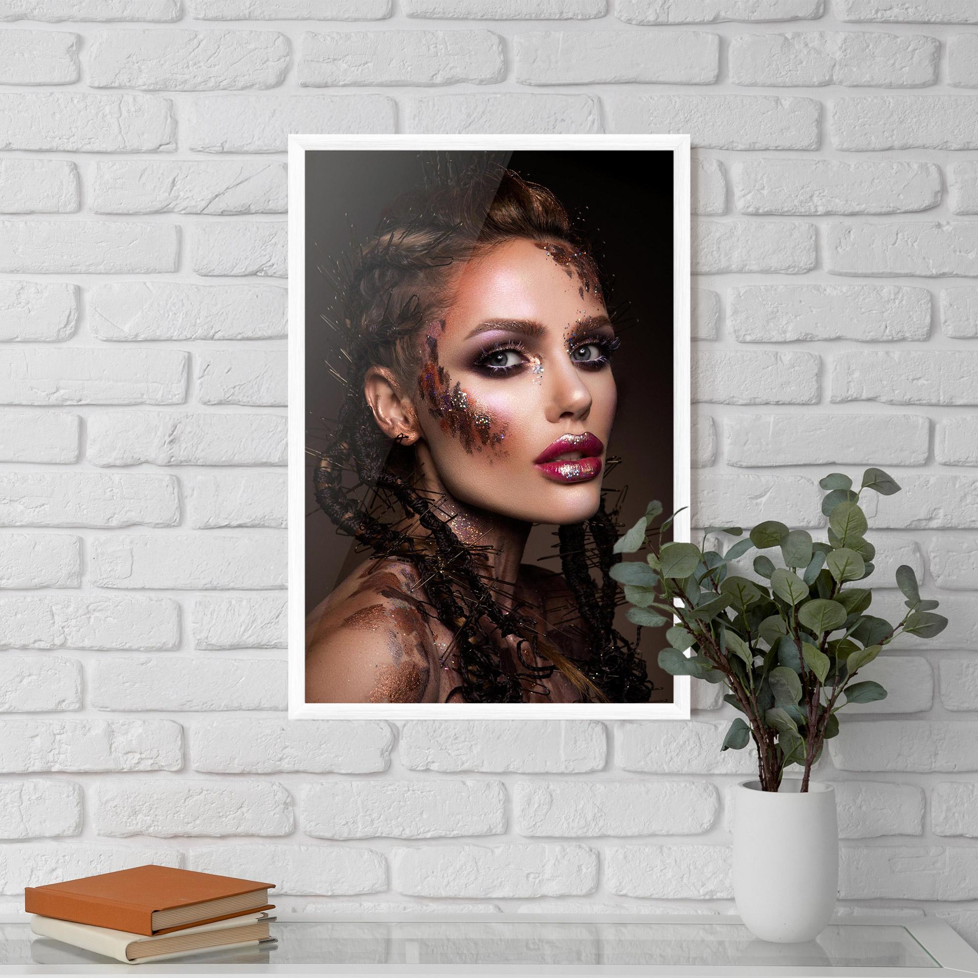 Рамкиран постер Purple Eyelashes mockup 5