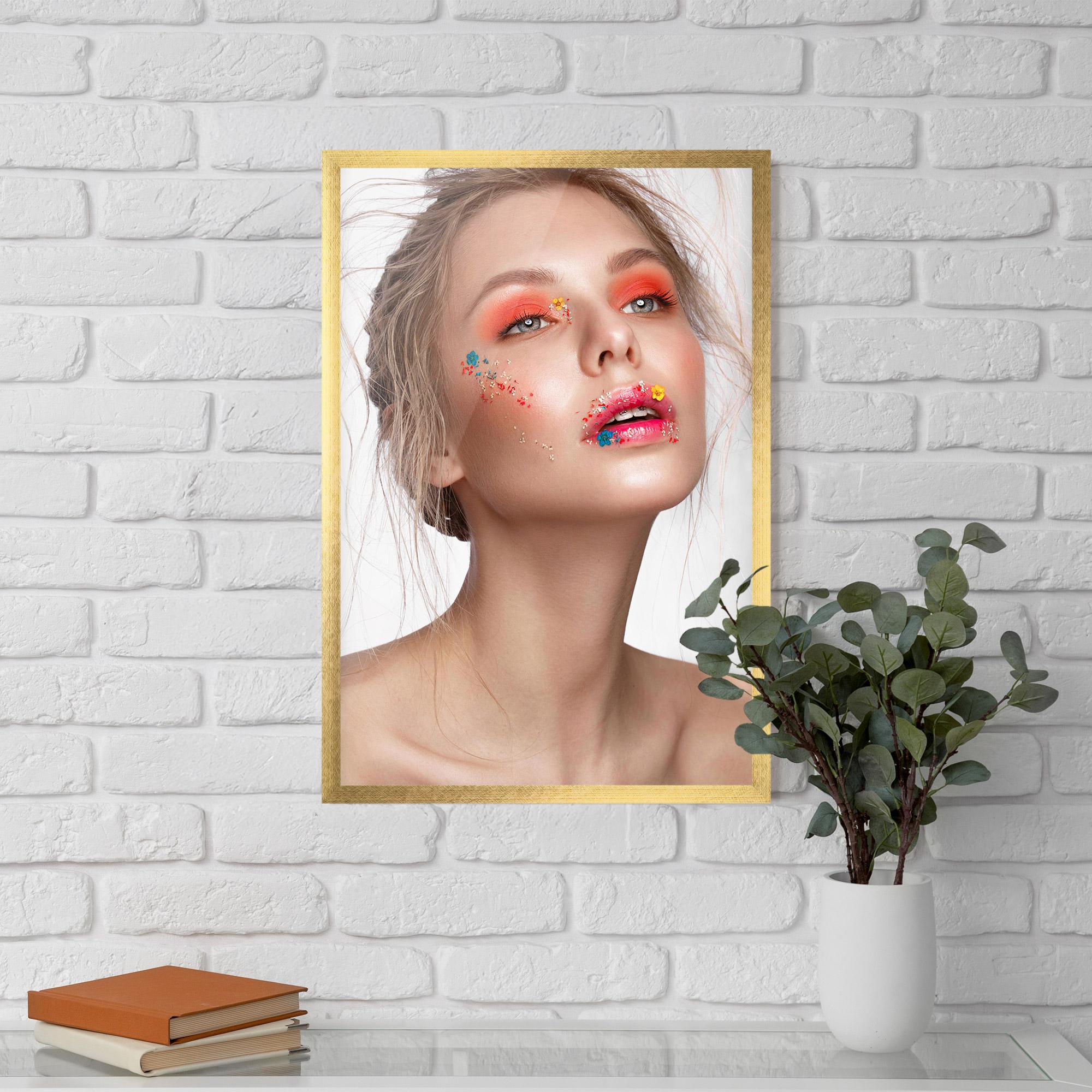 Рамкиран постер Lips Flower mockup 5