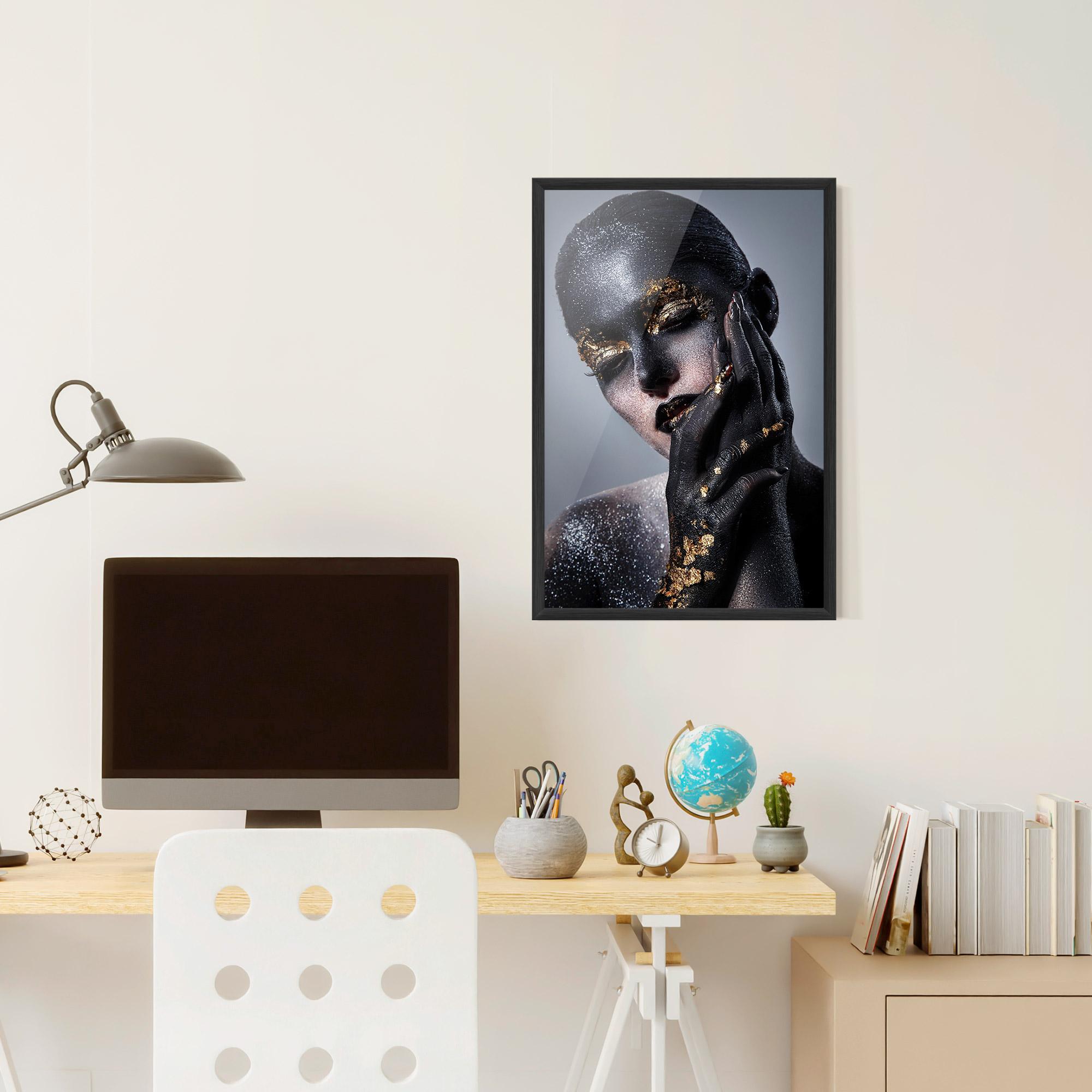 Рамкиран постер Black Artistic Makeup mockup 6