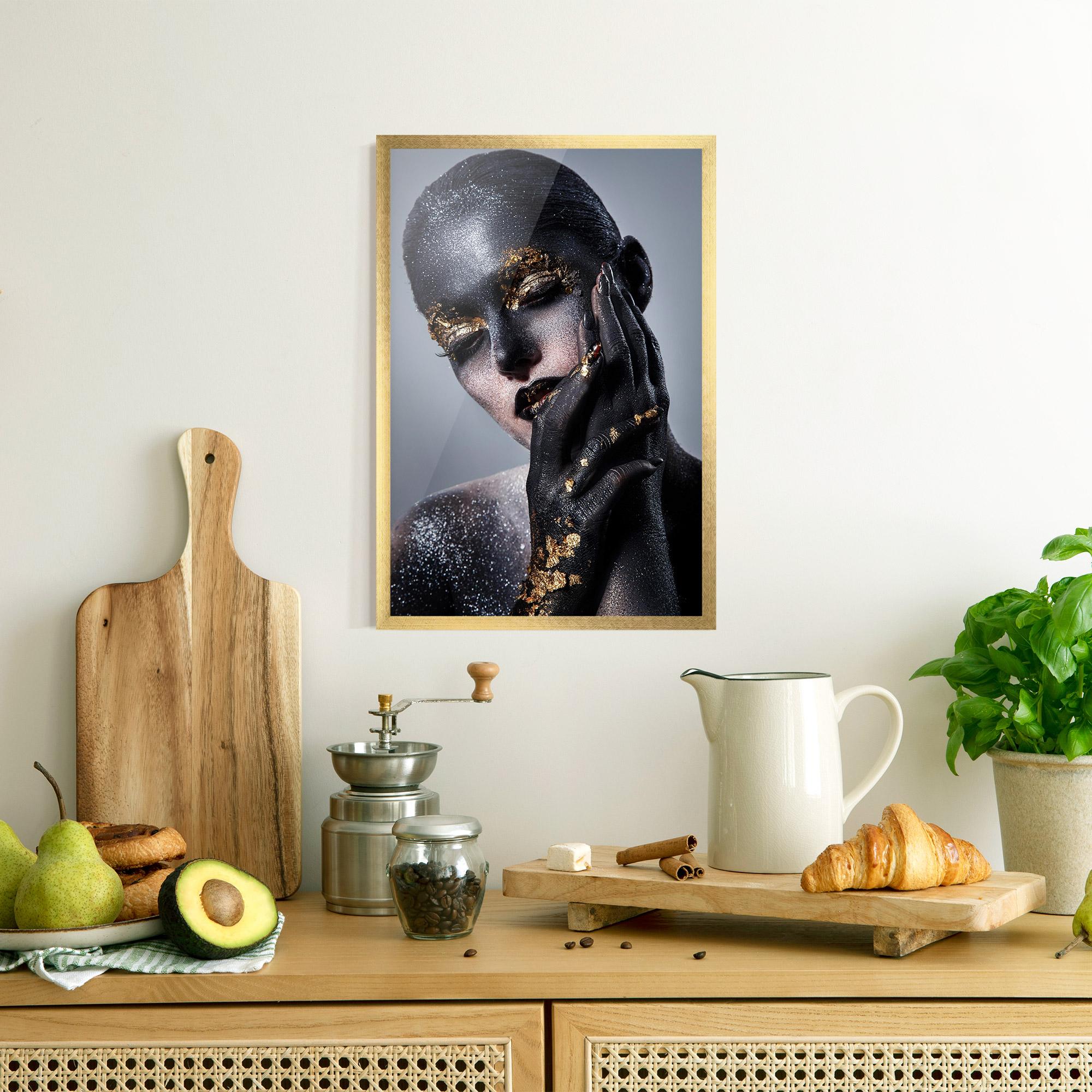 Рамкиран постер Black Artistic Makeup mockup 8