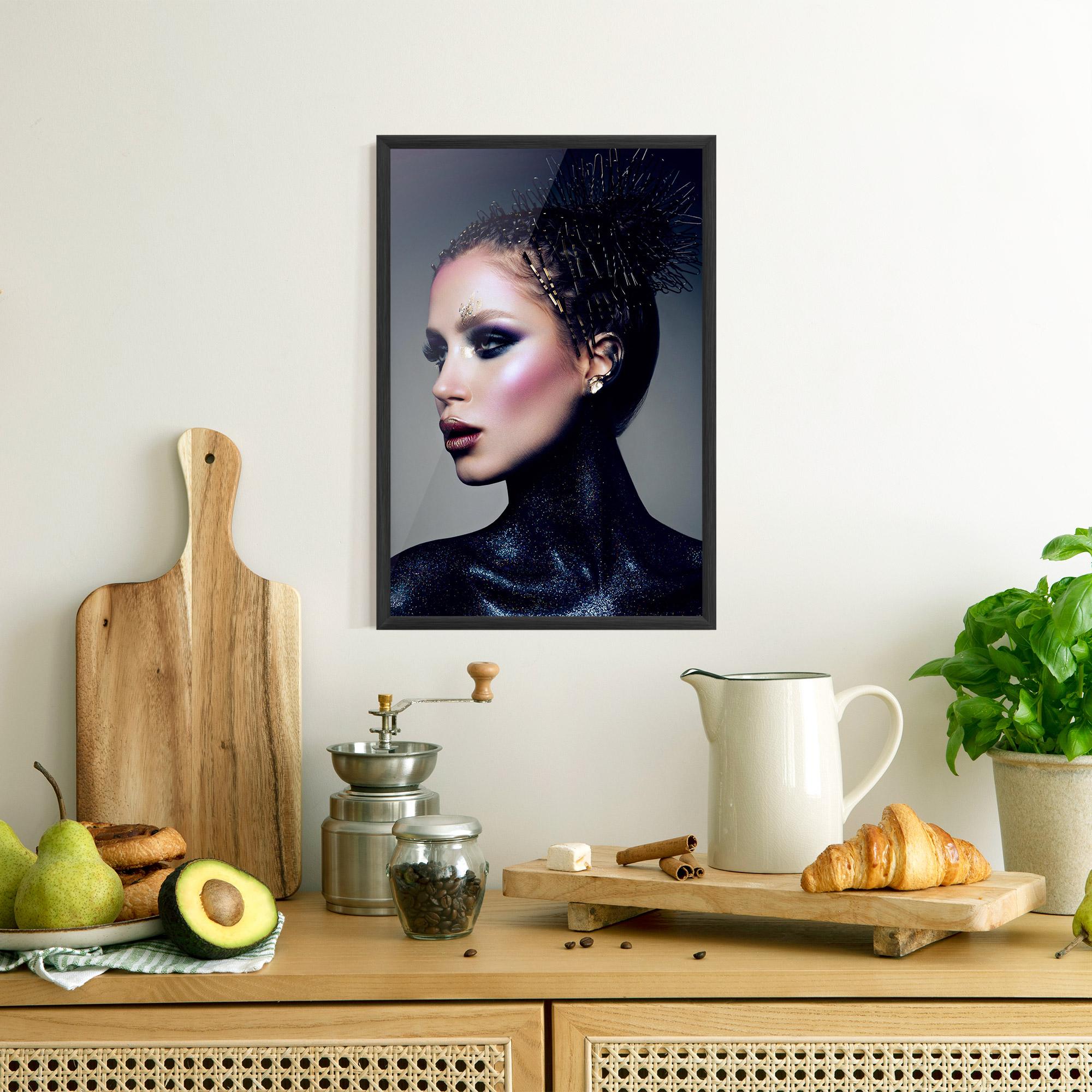 Рамкиран постер Galaxy Neck mockup 8