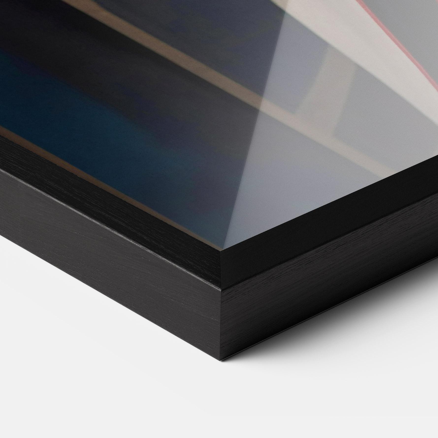 Рамкиран постер Asian Big Earrings mockup 3