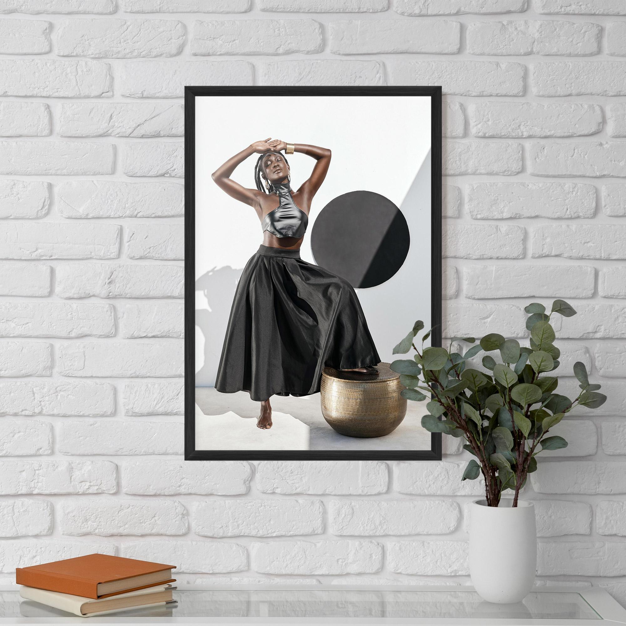 Рамкиран постер Confidence Queen mockup 5