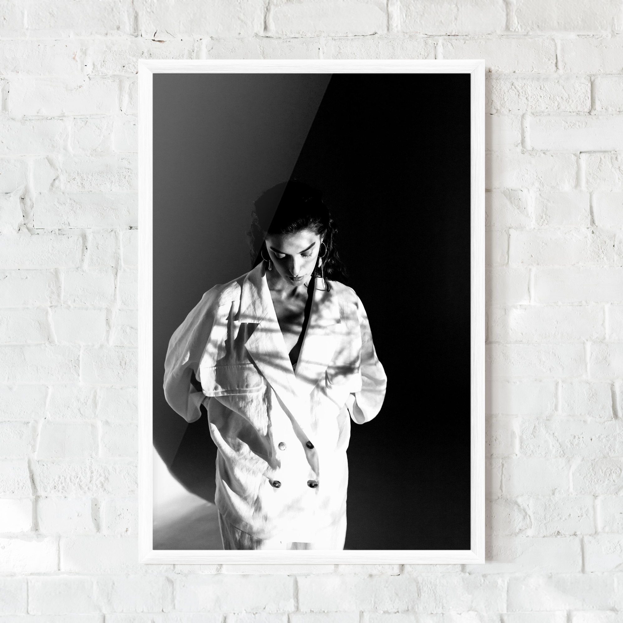 Woman Black Wall mockup 0