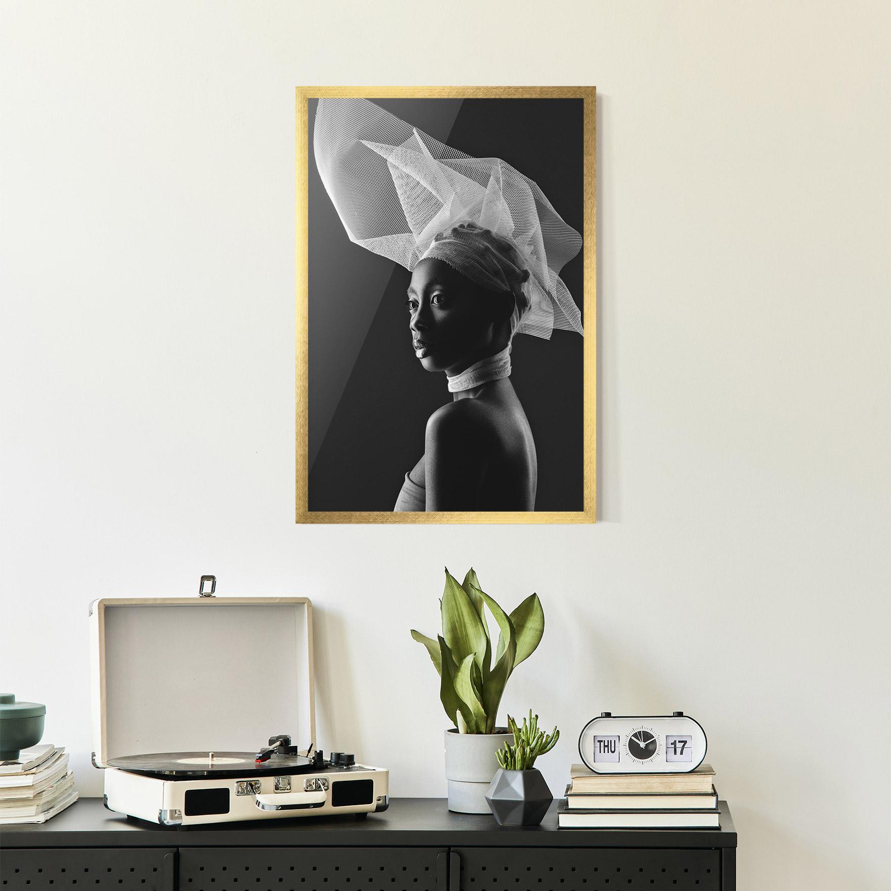 Рамкиран постер Veil Hat Woman mockup 2