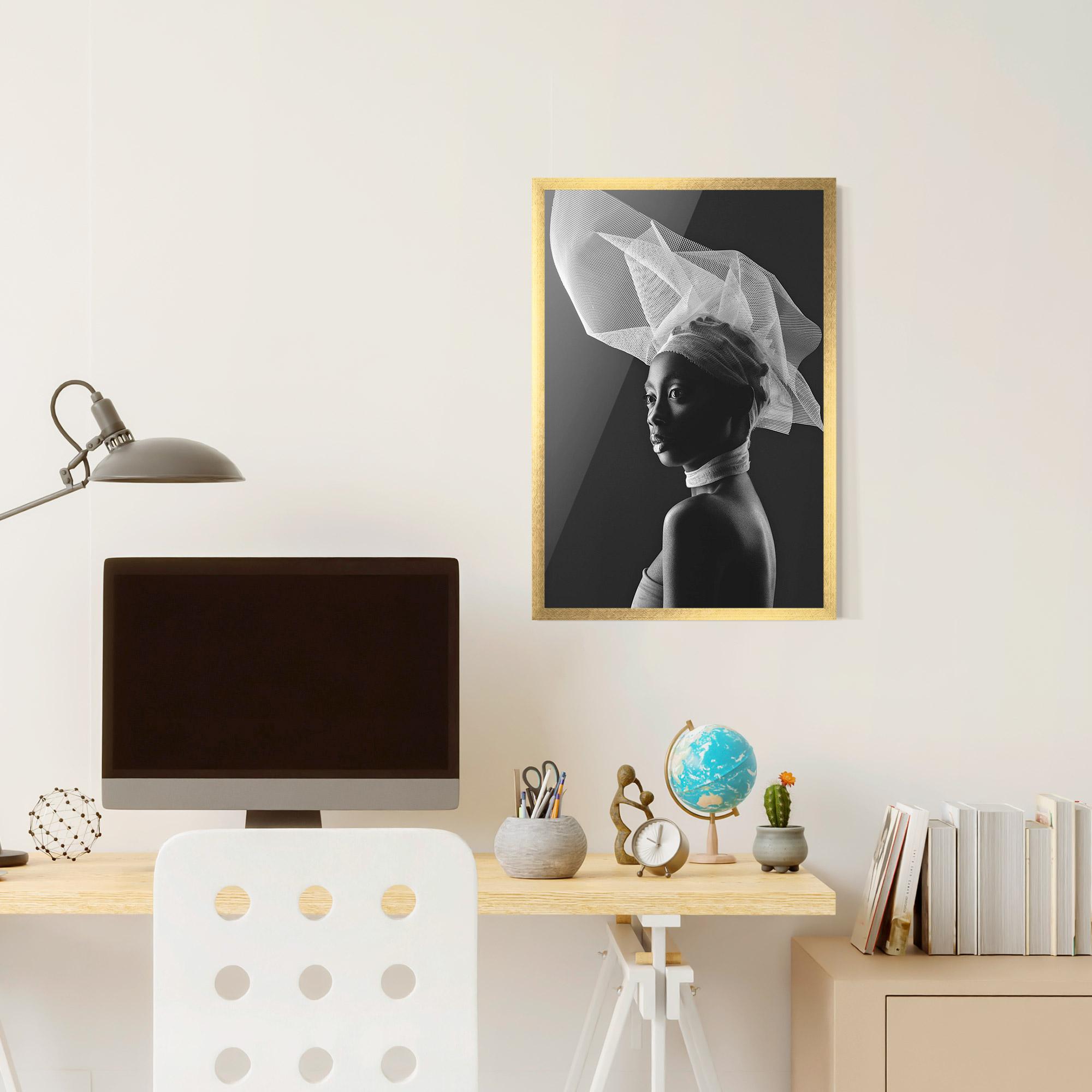 Рамкиран постер Veil Hat Woman mockup 6