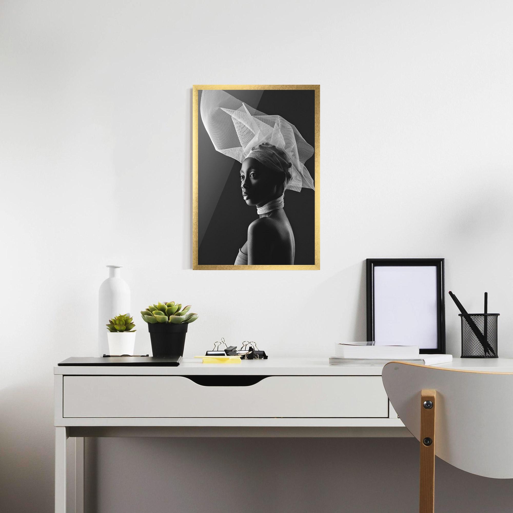 Рамкиран постер Veil Hat Woman mockup 7