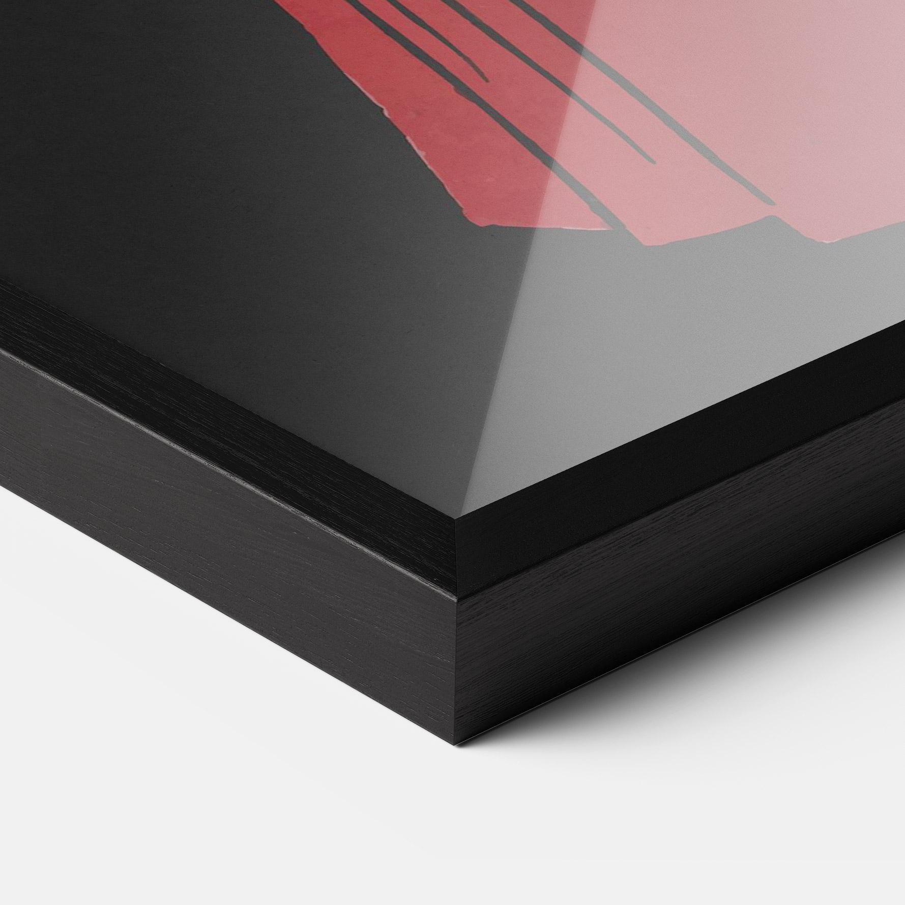 Рамкиран постер Old Red Dress mockup 3