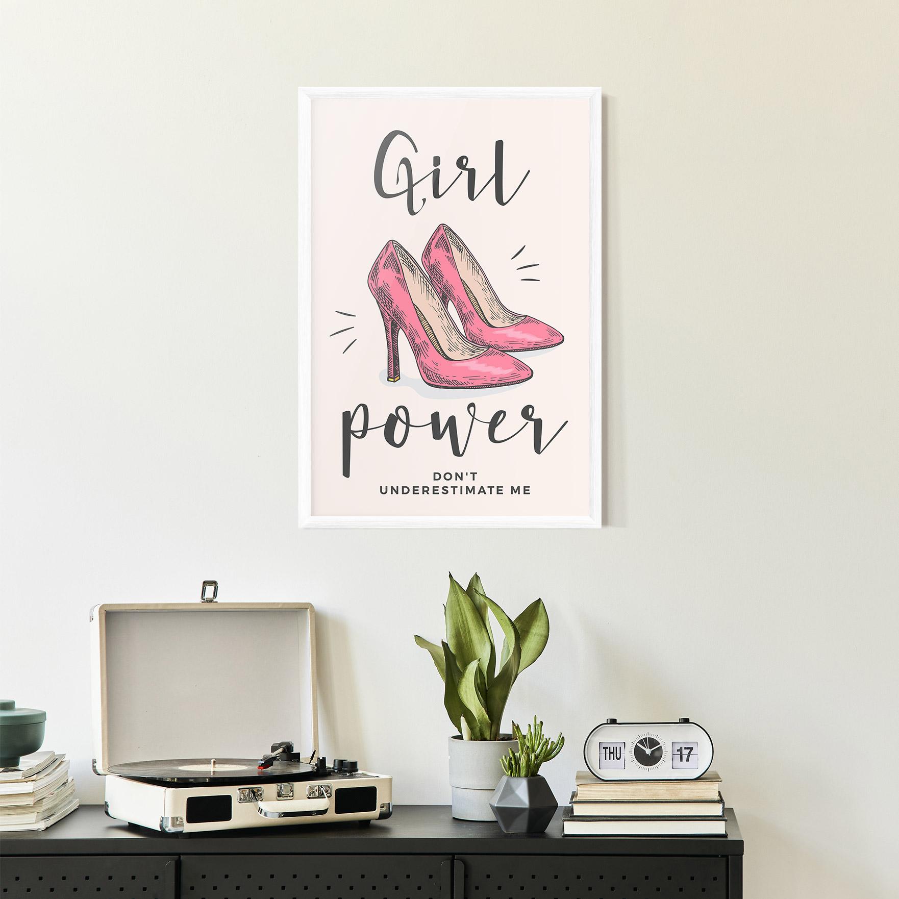 Рамкиран постер Girl Power mockup 2
