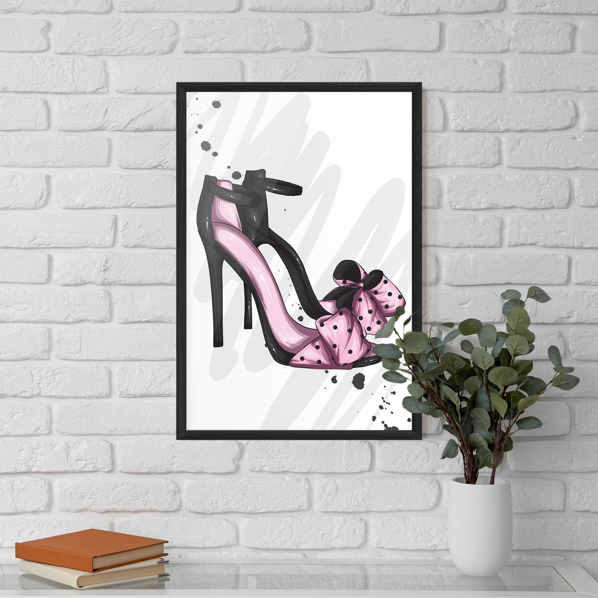 Рамкиран постер Pink Black Heels mockup 5