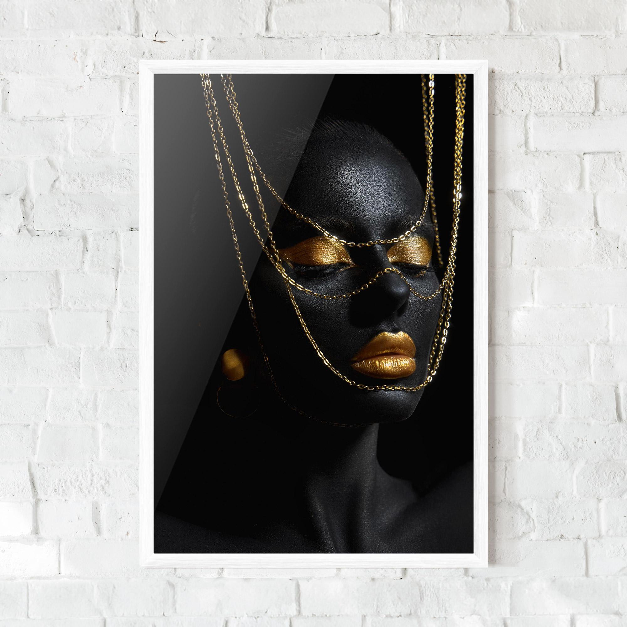 Рамкиран постер Gold Chain Girl mockup 0