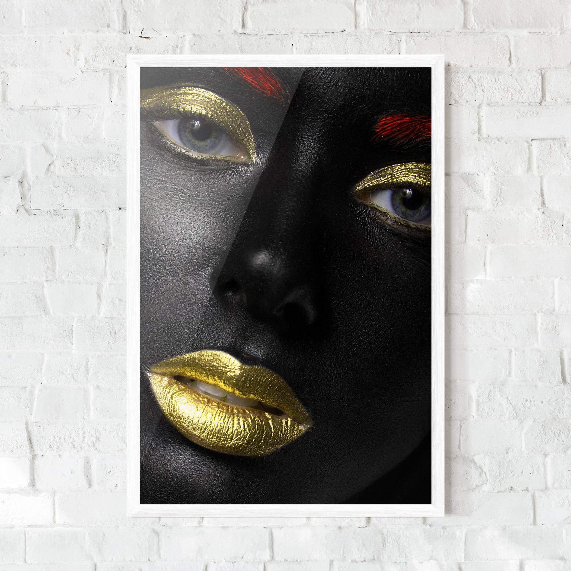Рамкиран постер Gold Red Lips mockup 0