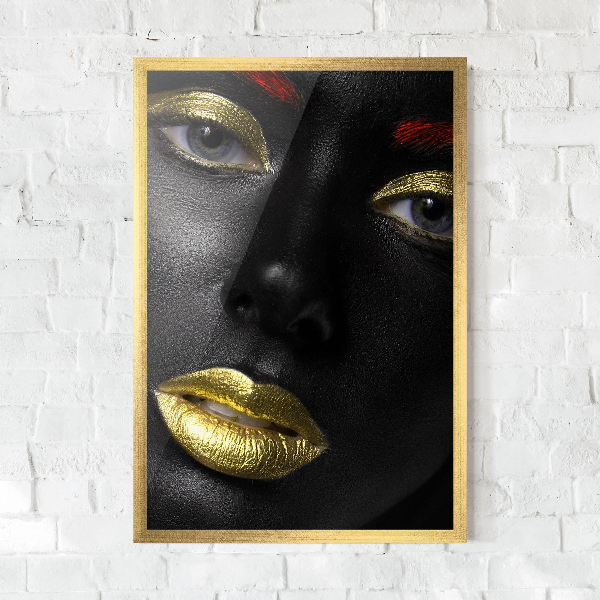 Рамкиран постер Gold Red Lips mockup 0