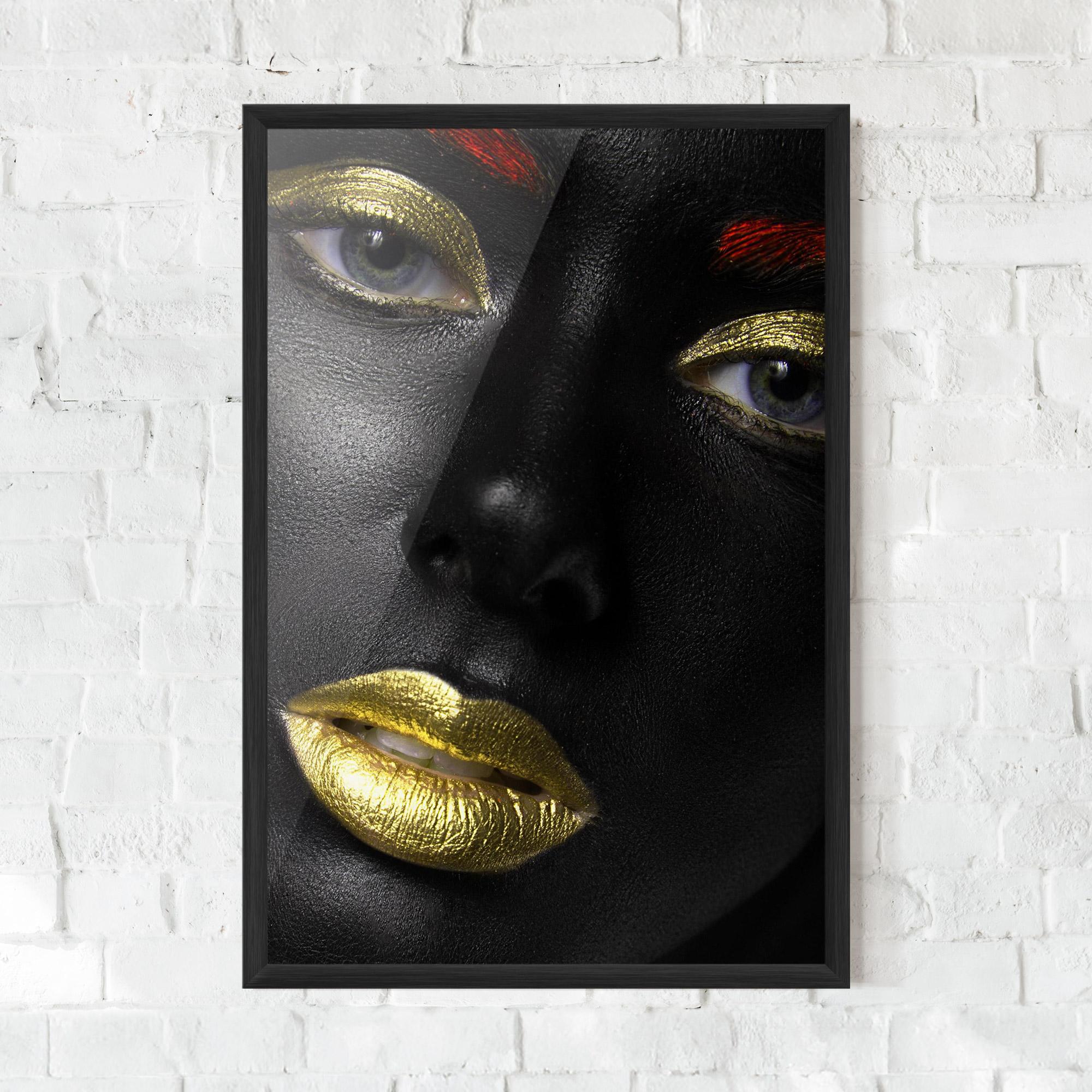 Рамкиран постер Gold Red Lips mockup 0