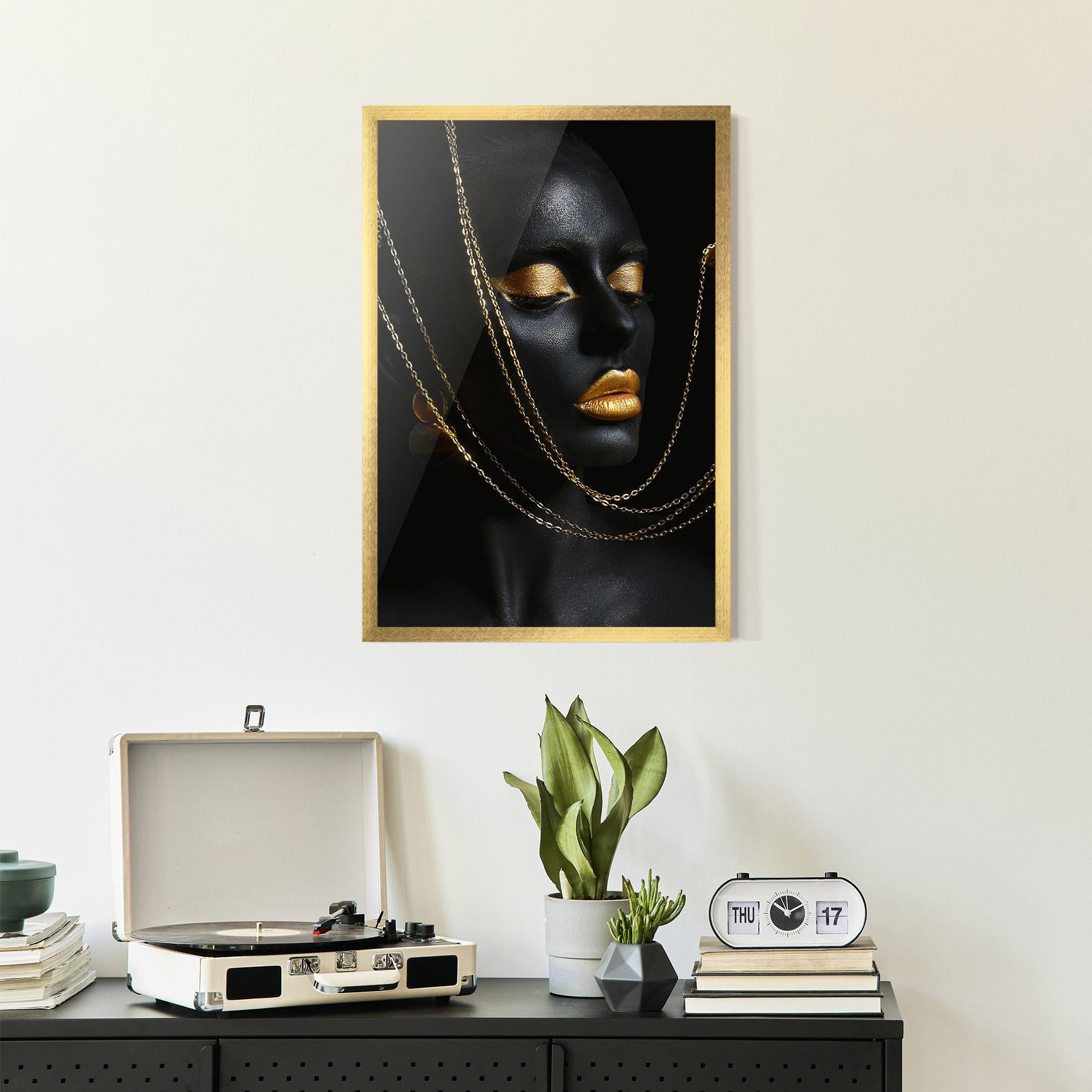 Рамкиран постер Chain Gold Lips mockup 2