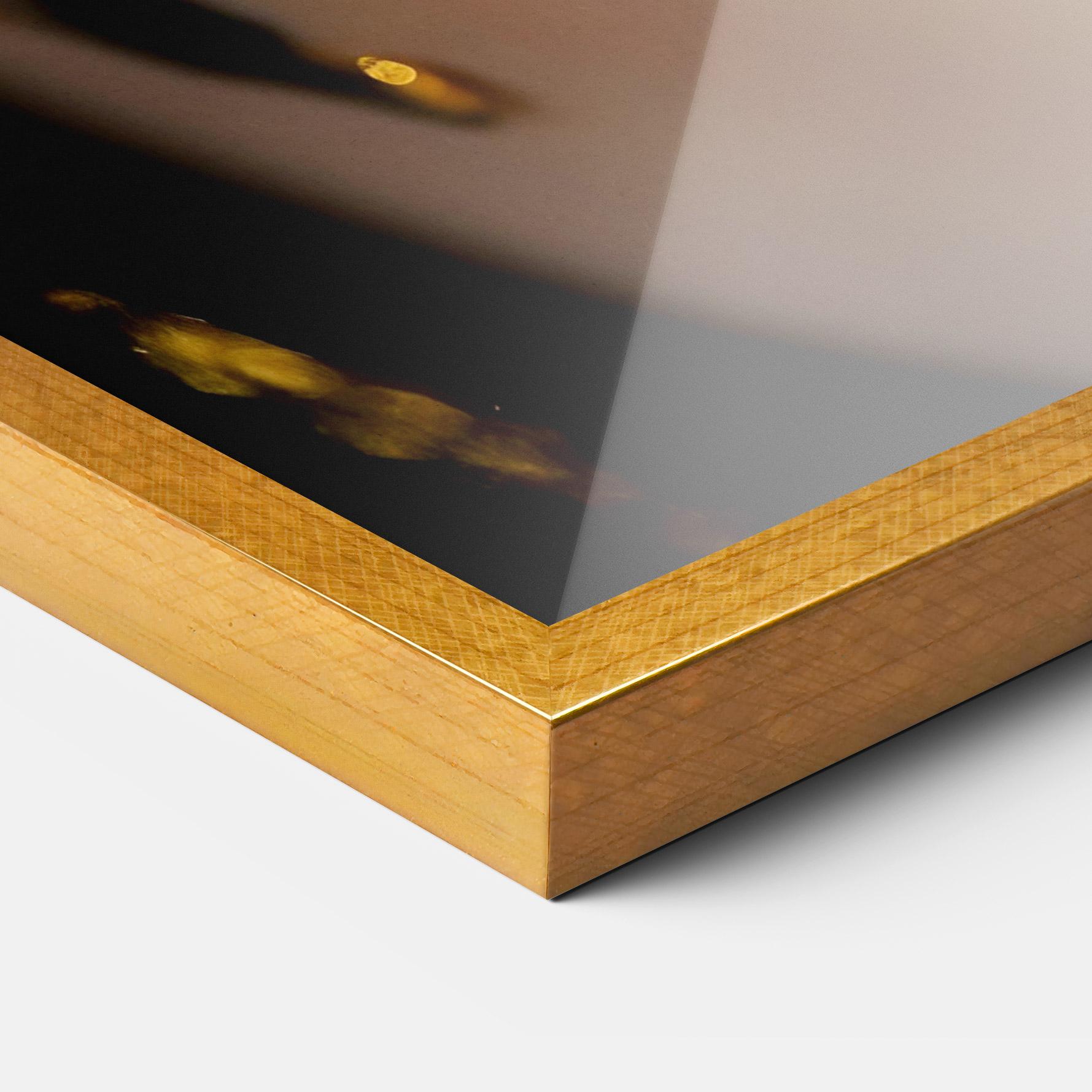 Рамкиран постер Black Gold Eyeliner mockup 3