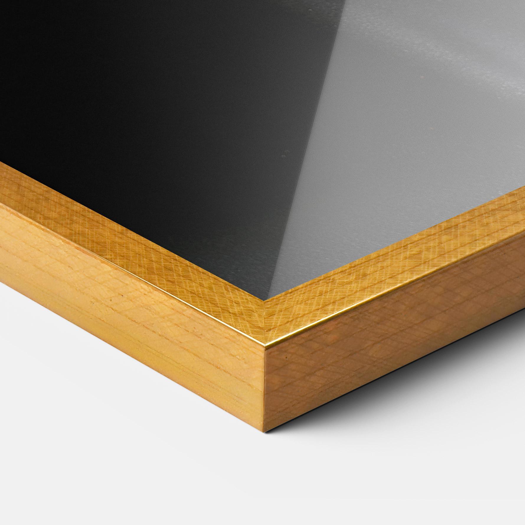 Рамкиран постер Chain Gold Lips mockup 3